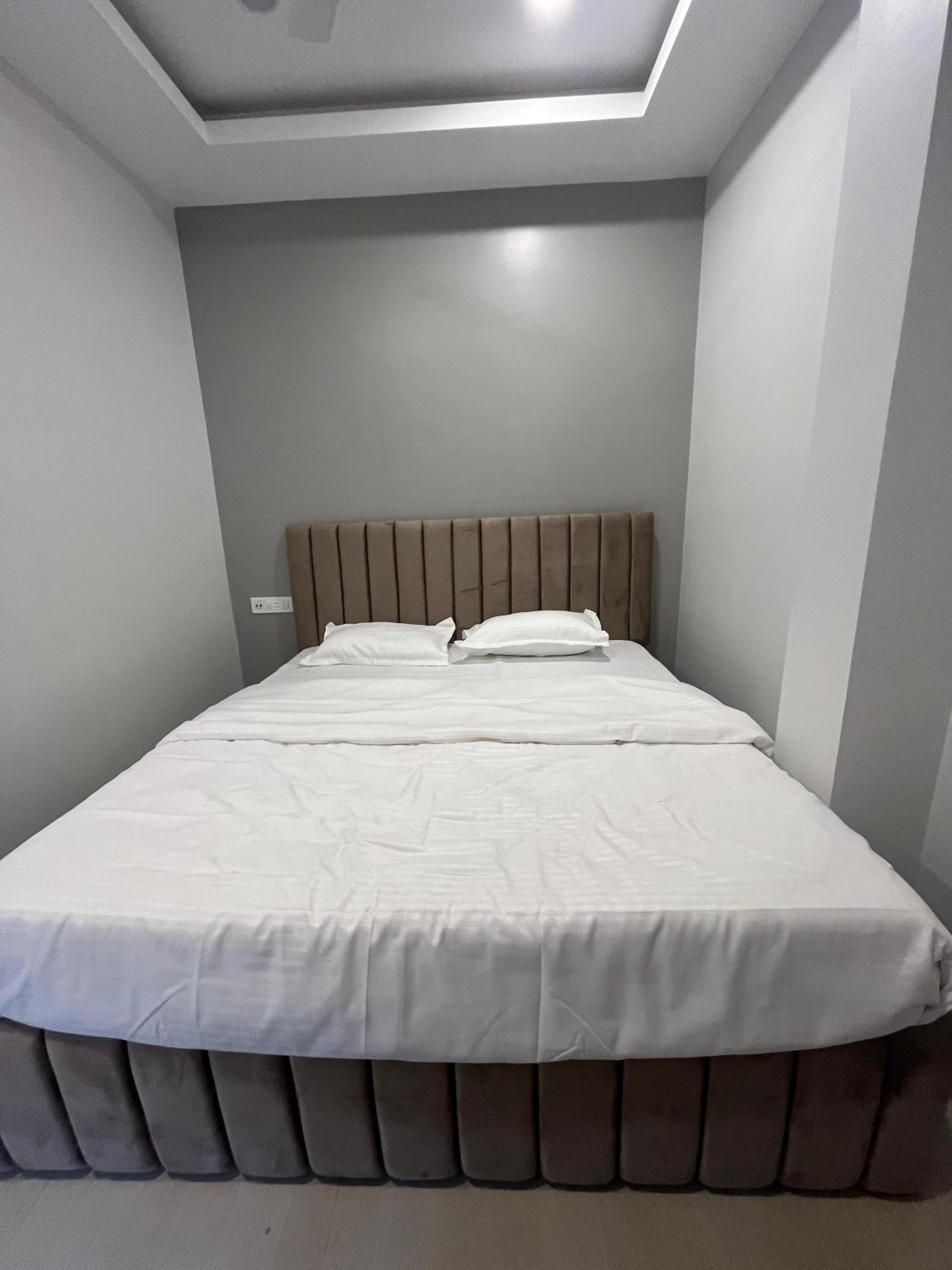 Budget Double Room photo 2