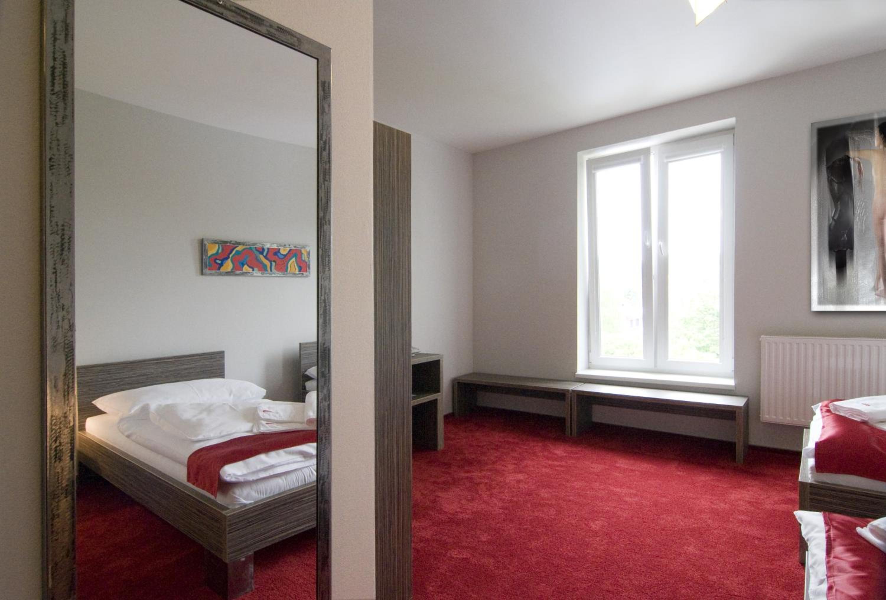 Twin Room - Photo 7