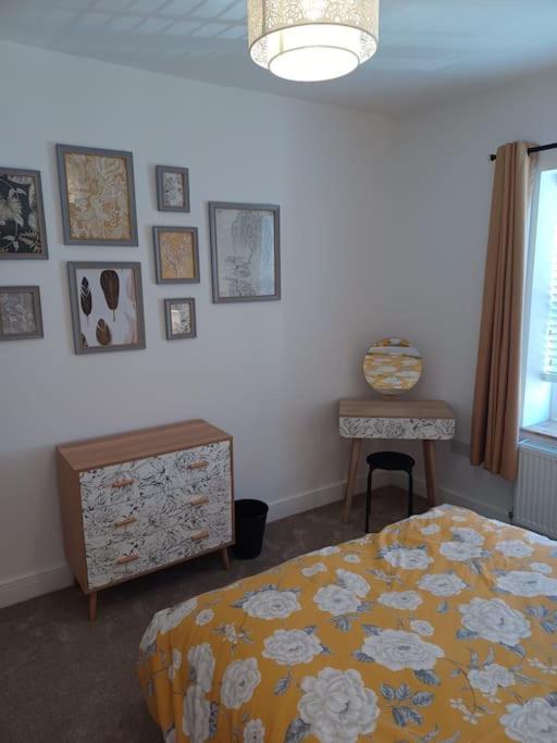 Three-Bedroom House photo 2