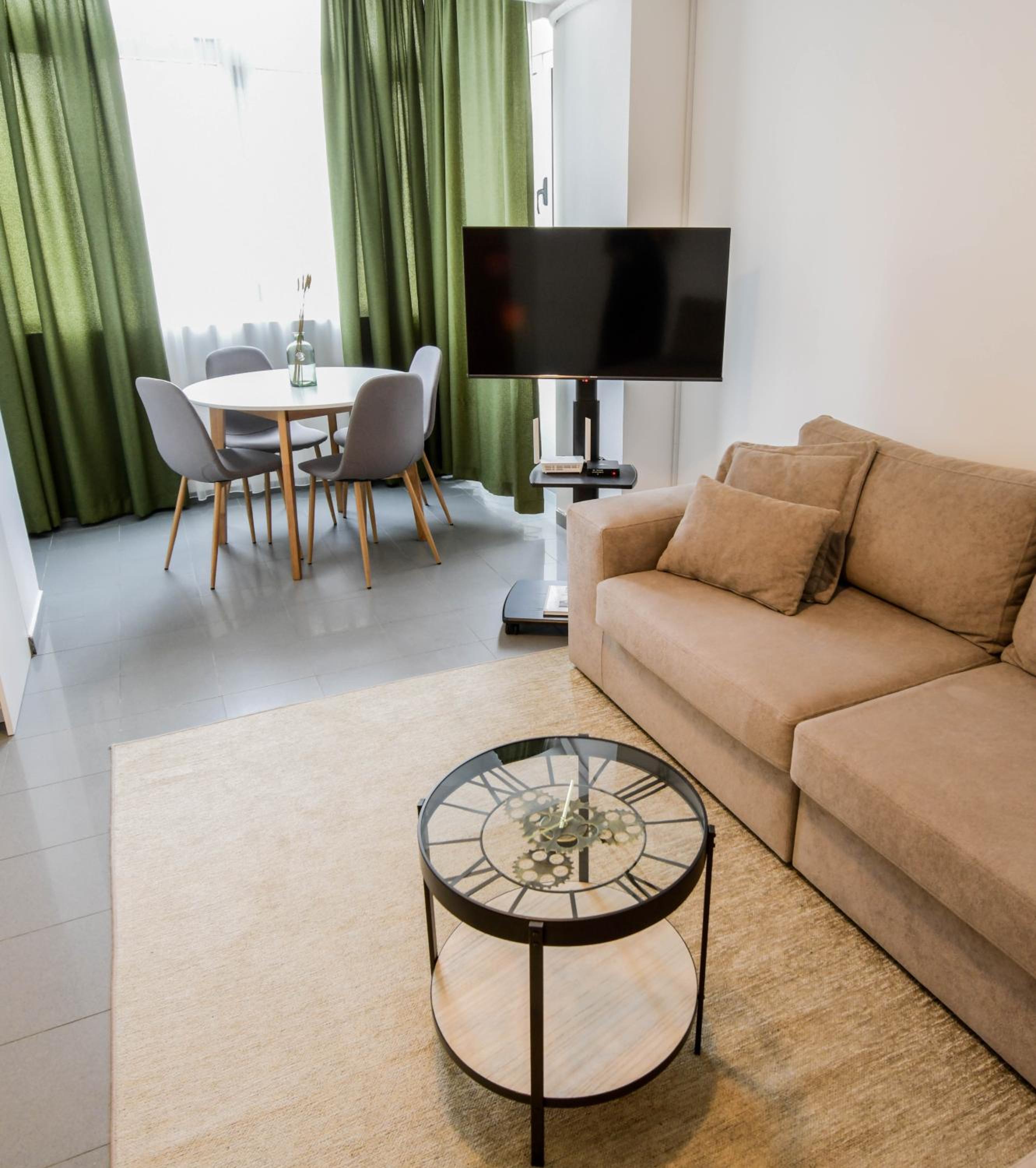 One-Bedroom Apartment