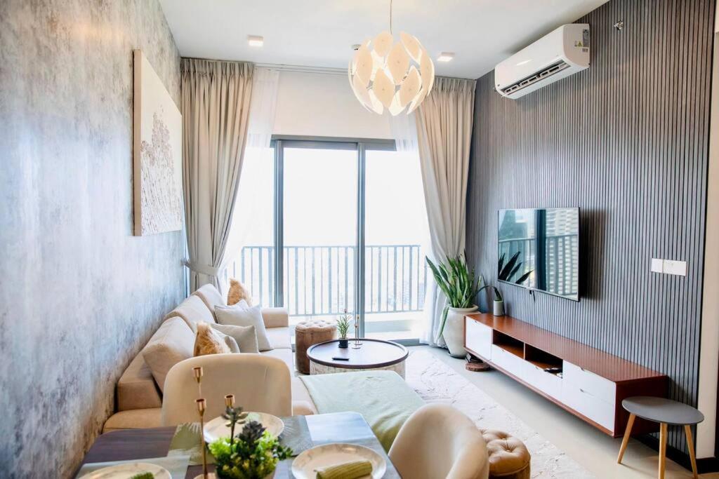 Two-Bedroom Deluxe Apartment with Balcony