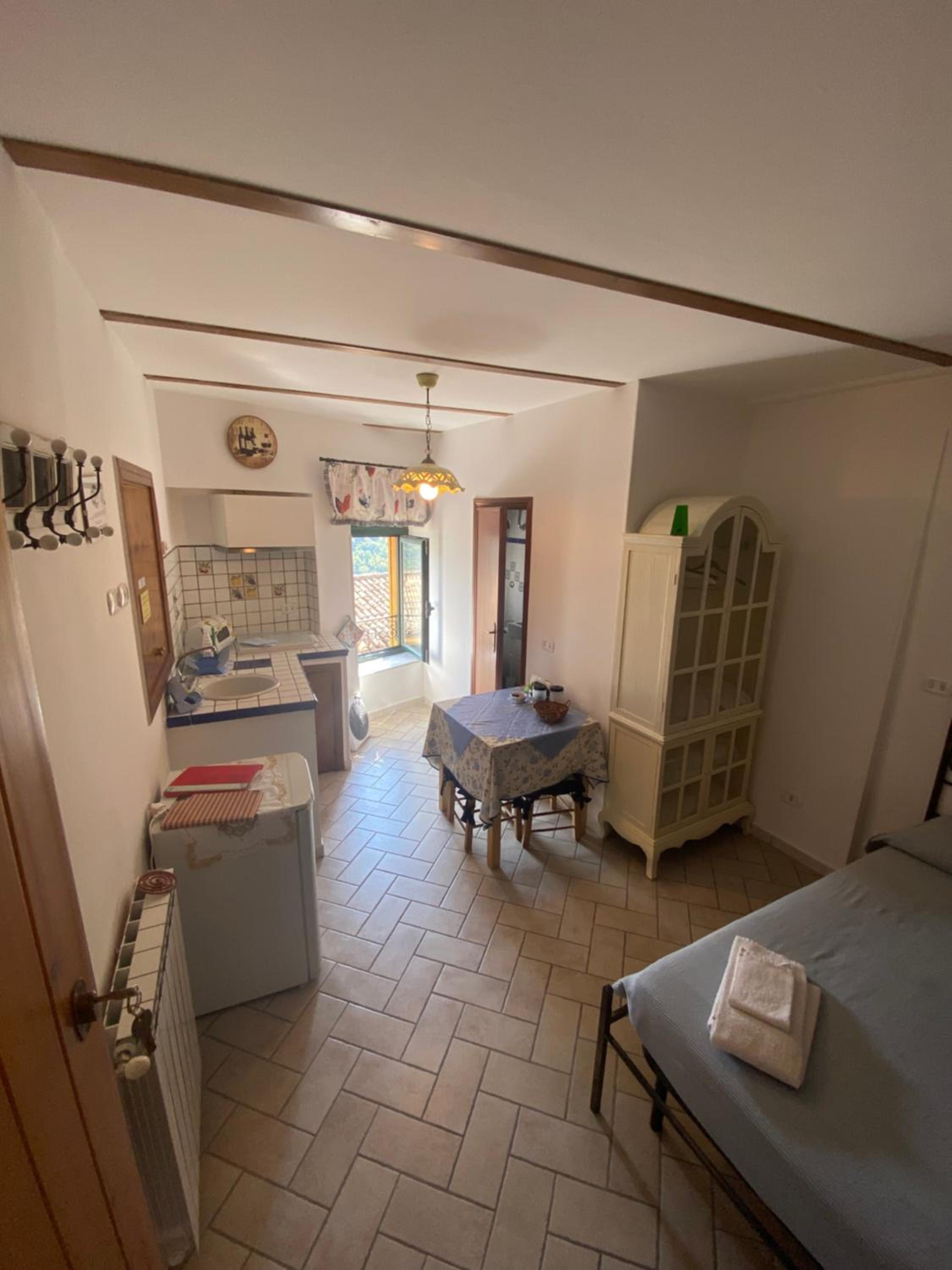 Studio Apartment - Photo 4