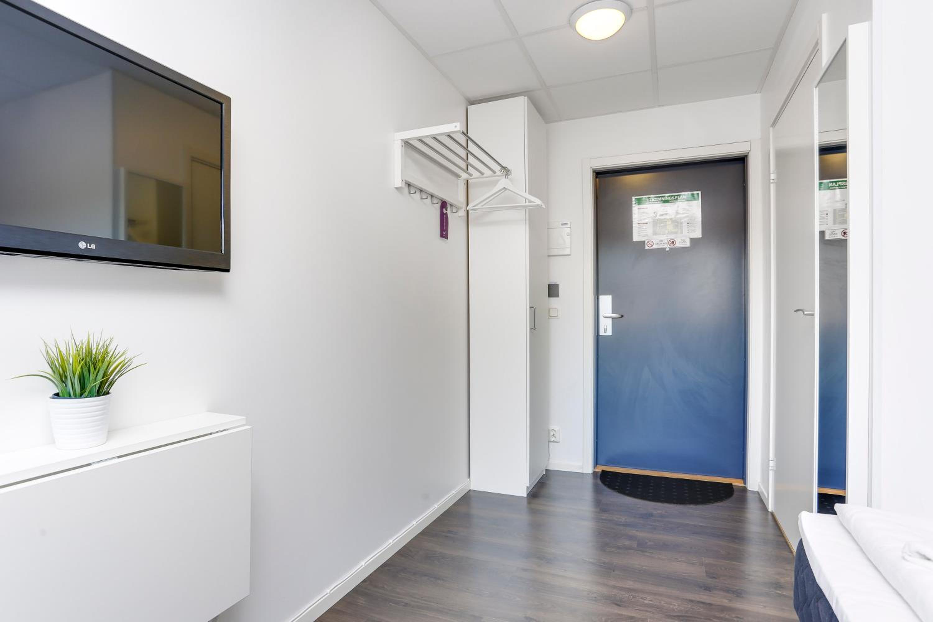 Standard Double or Twin Room photo 1