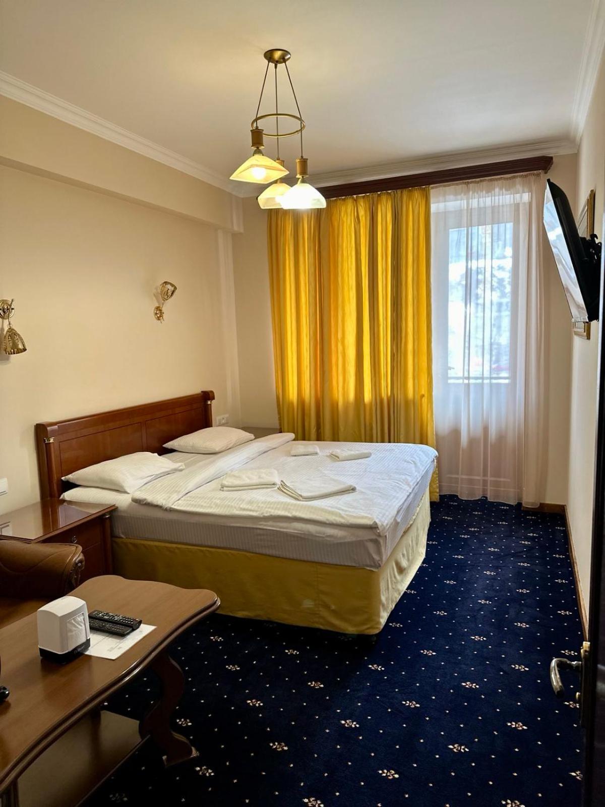 Deluxe Double Room with Balcony photo 2
