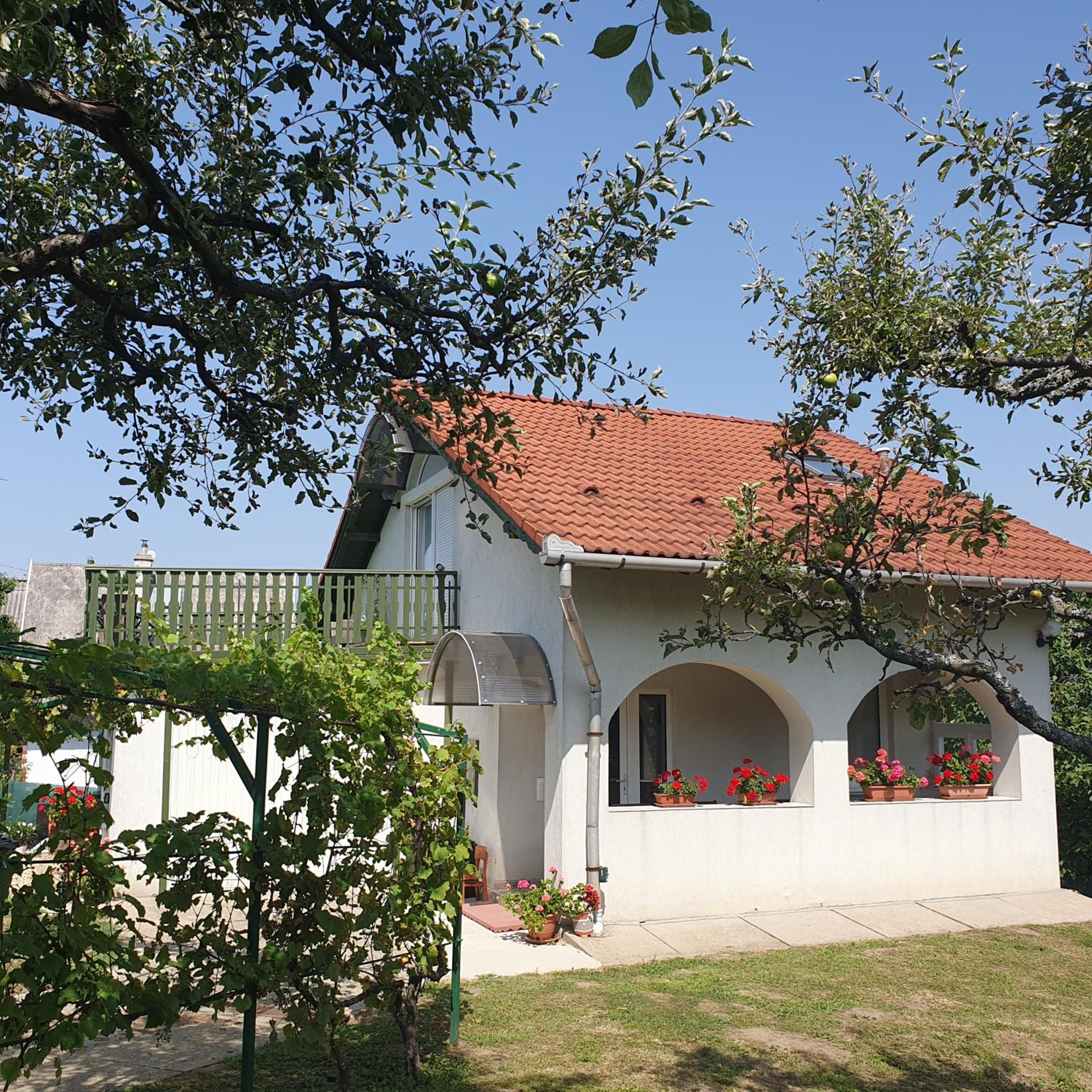 Two-Bedroom House photo 3