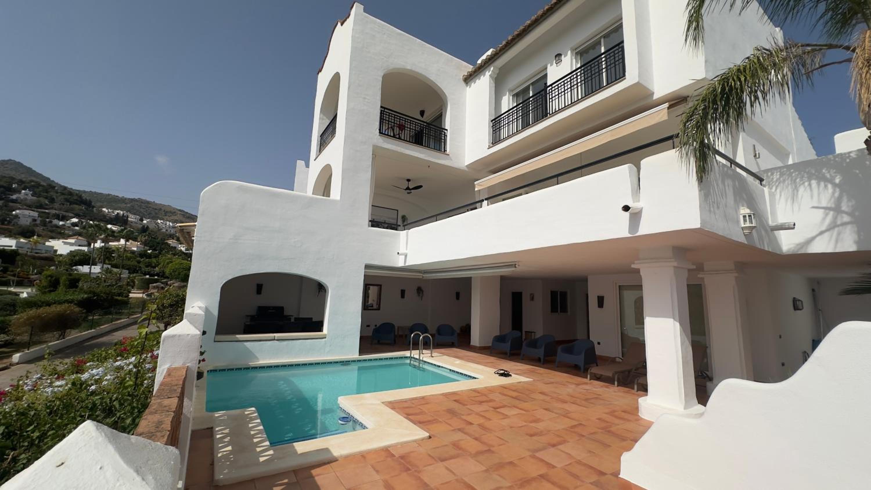 Villa photo 2