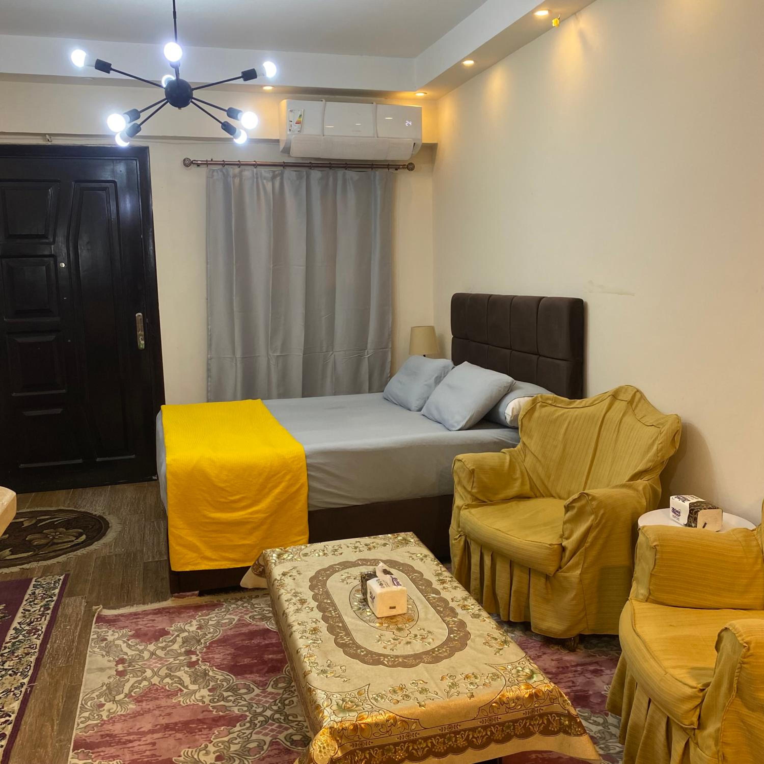Studio Apartment