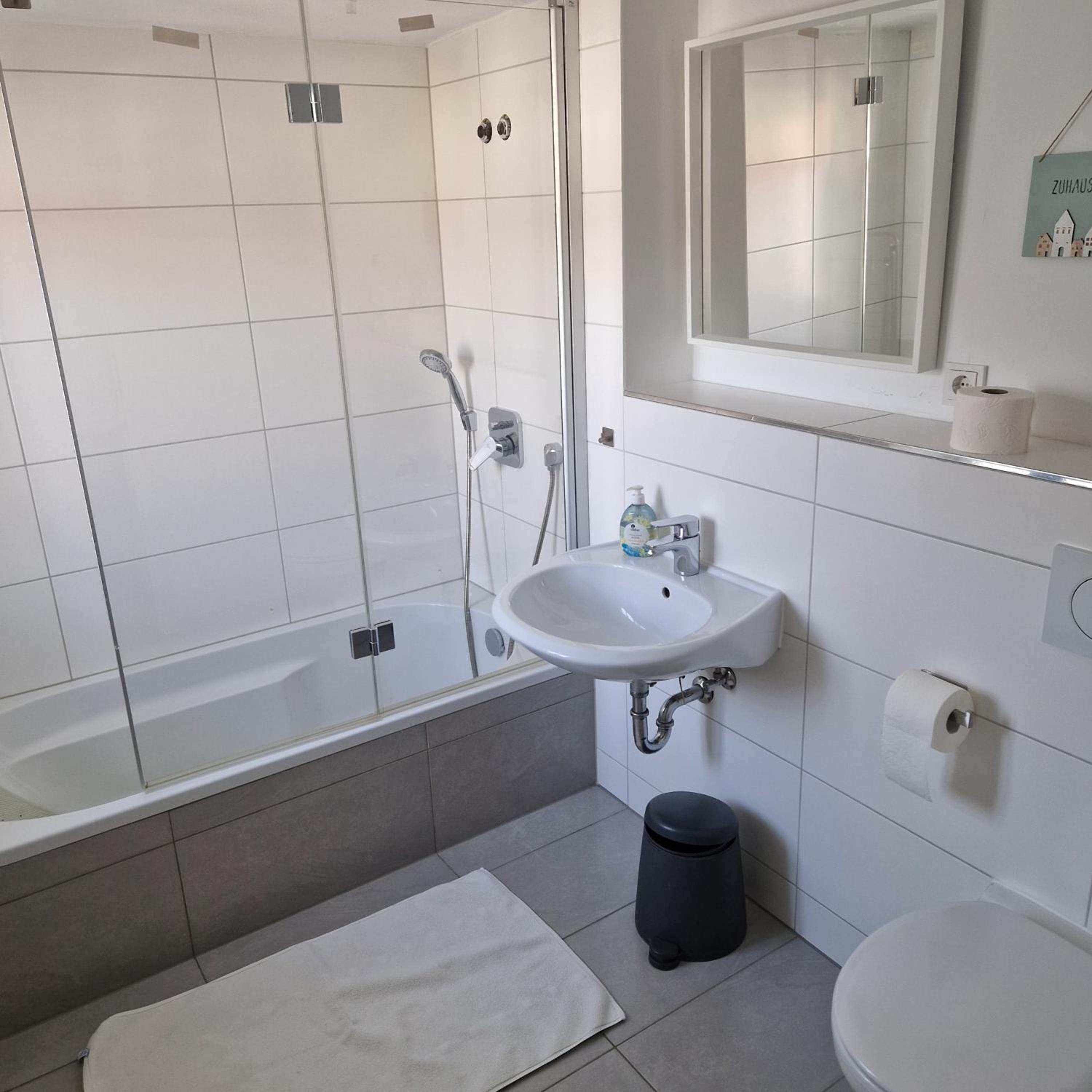 Single Room with Bath photo 2