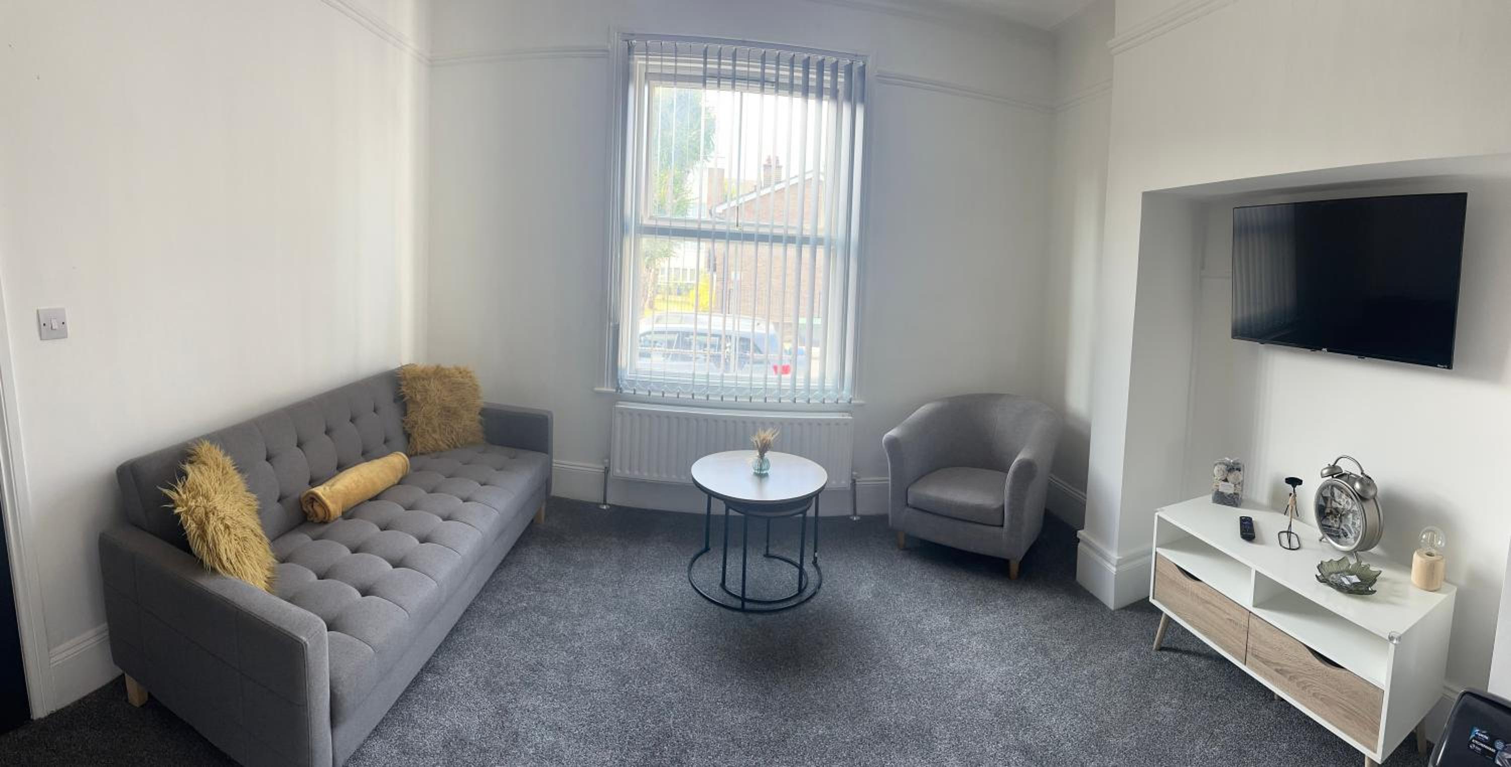 One-Bedroom Apartment photo 3
