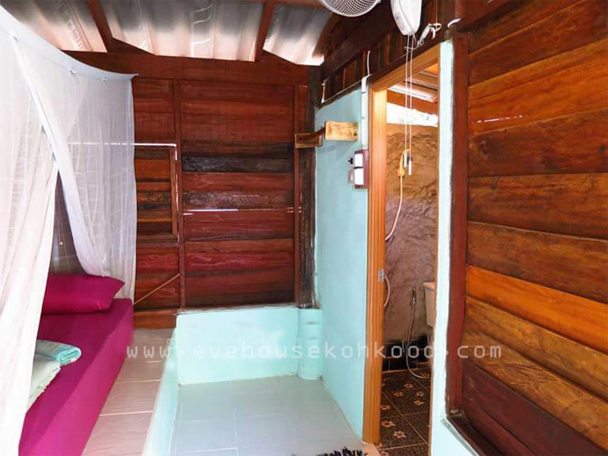 Standard Bungalow with Fan - Photo 5