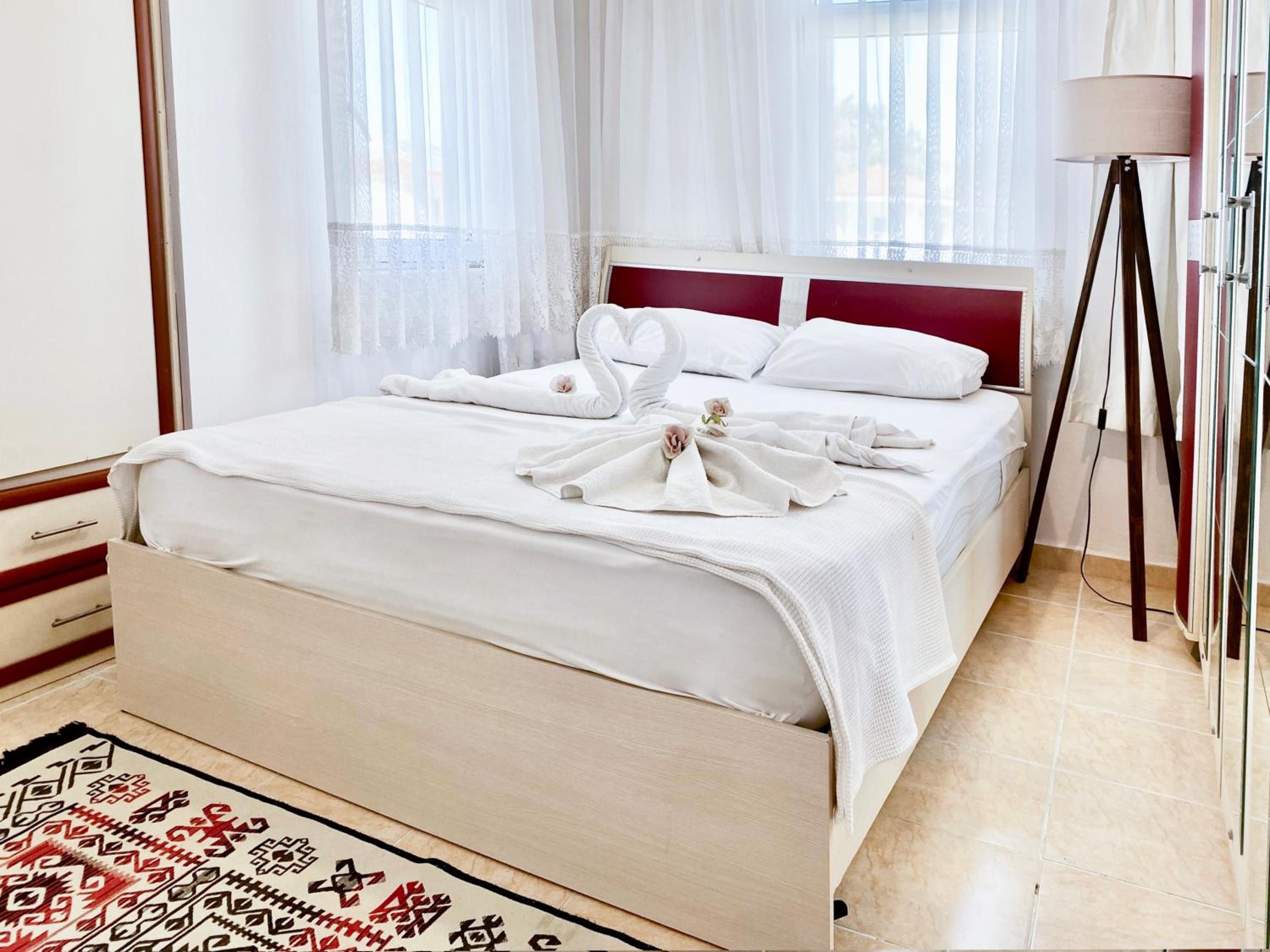 Two-Bedroom Apartment with Sea View - Photo 4