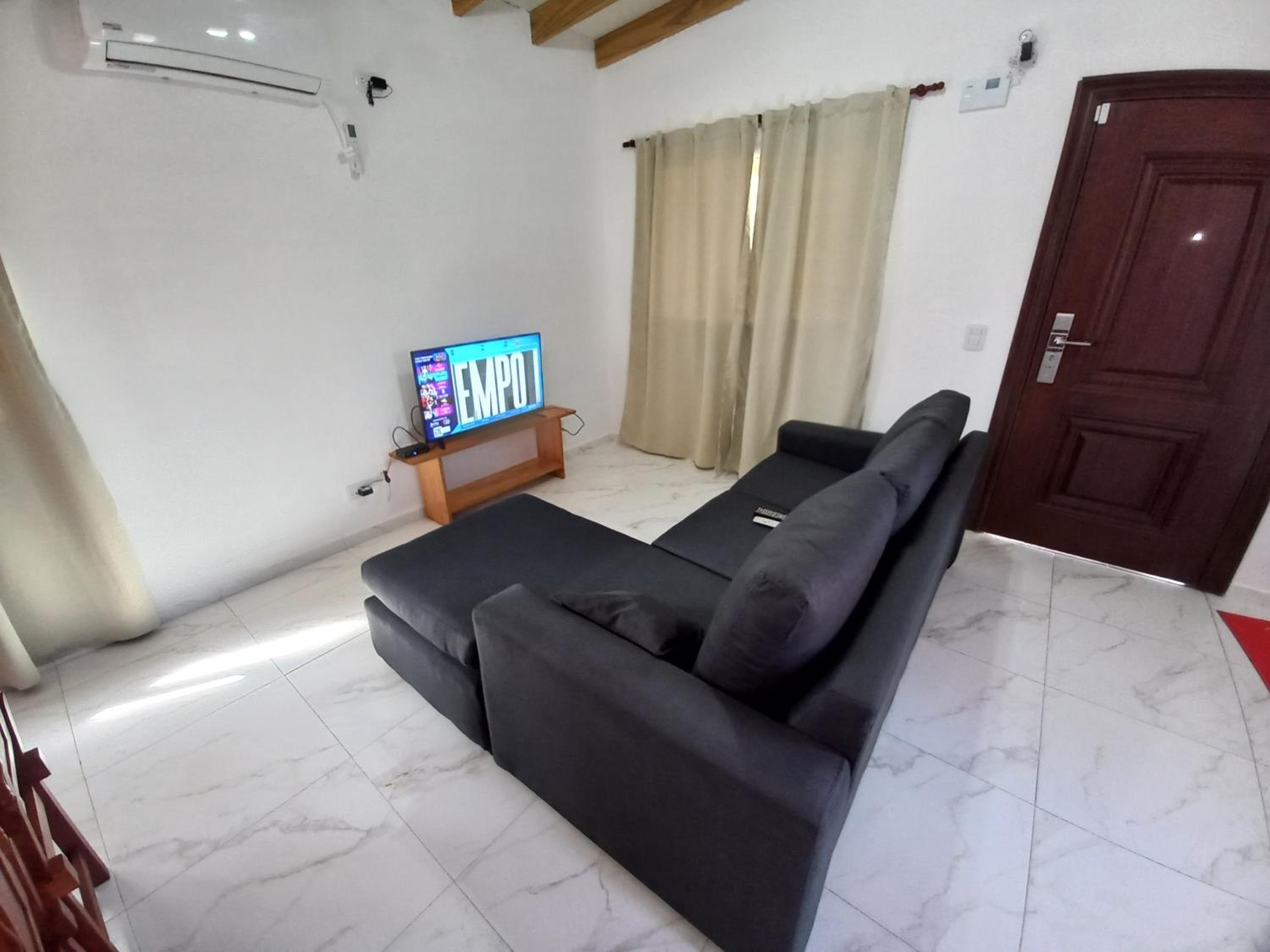Three-Bedroom Vacation Home  photo 1