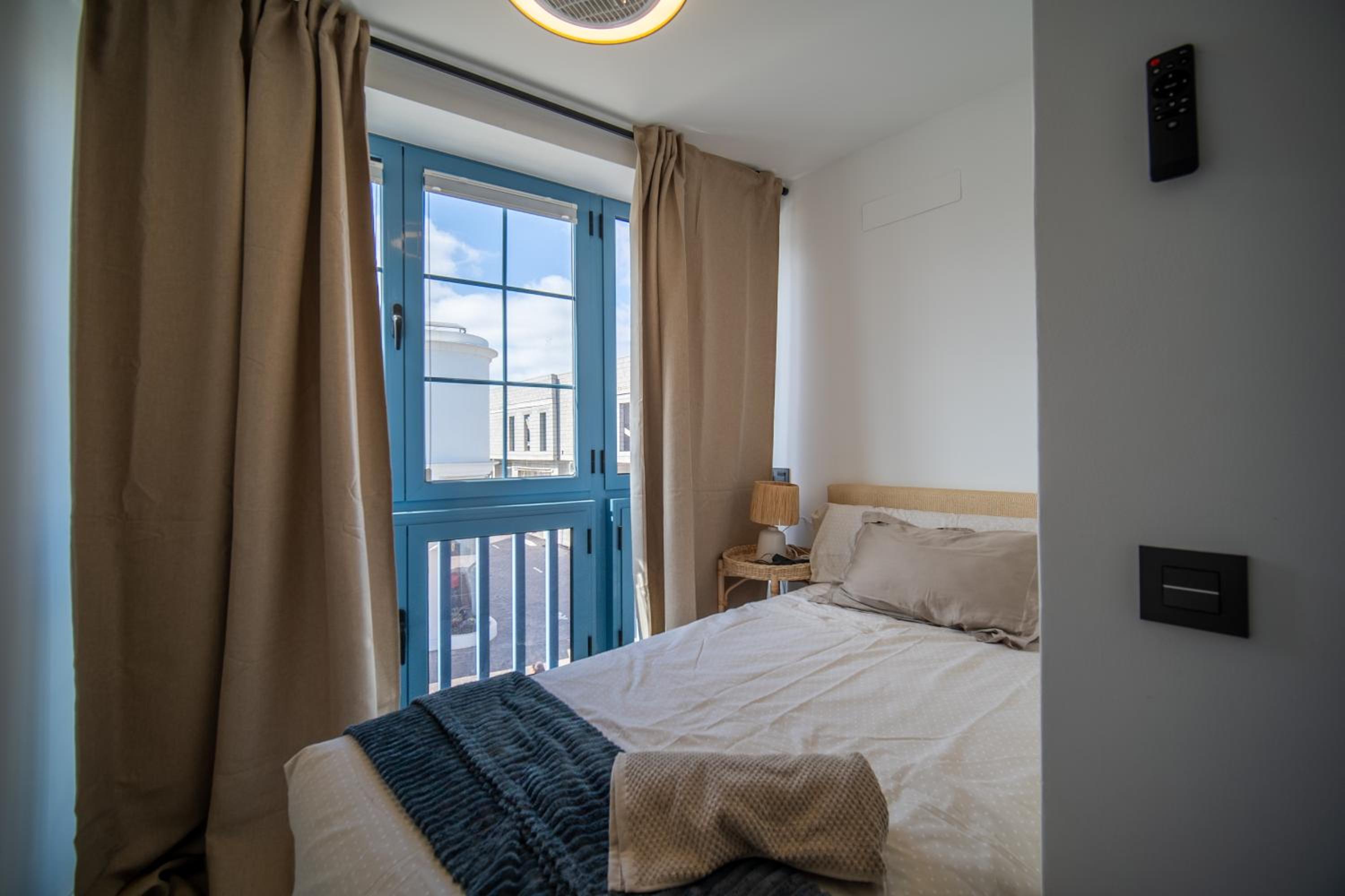 Apartamento de tres habitaciones con vista al mar