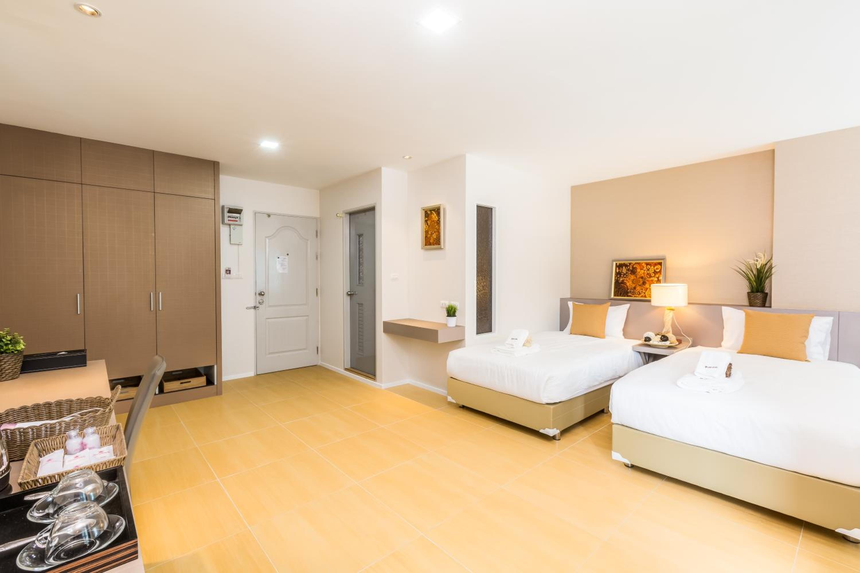 Superior Deluxe Double or Twin Room  photo 3