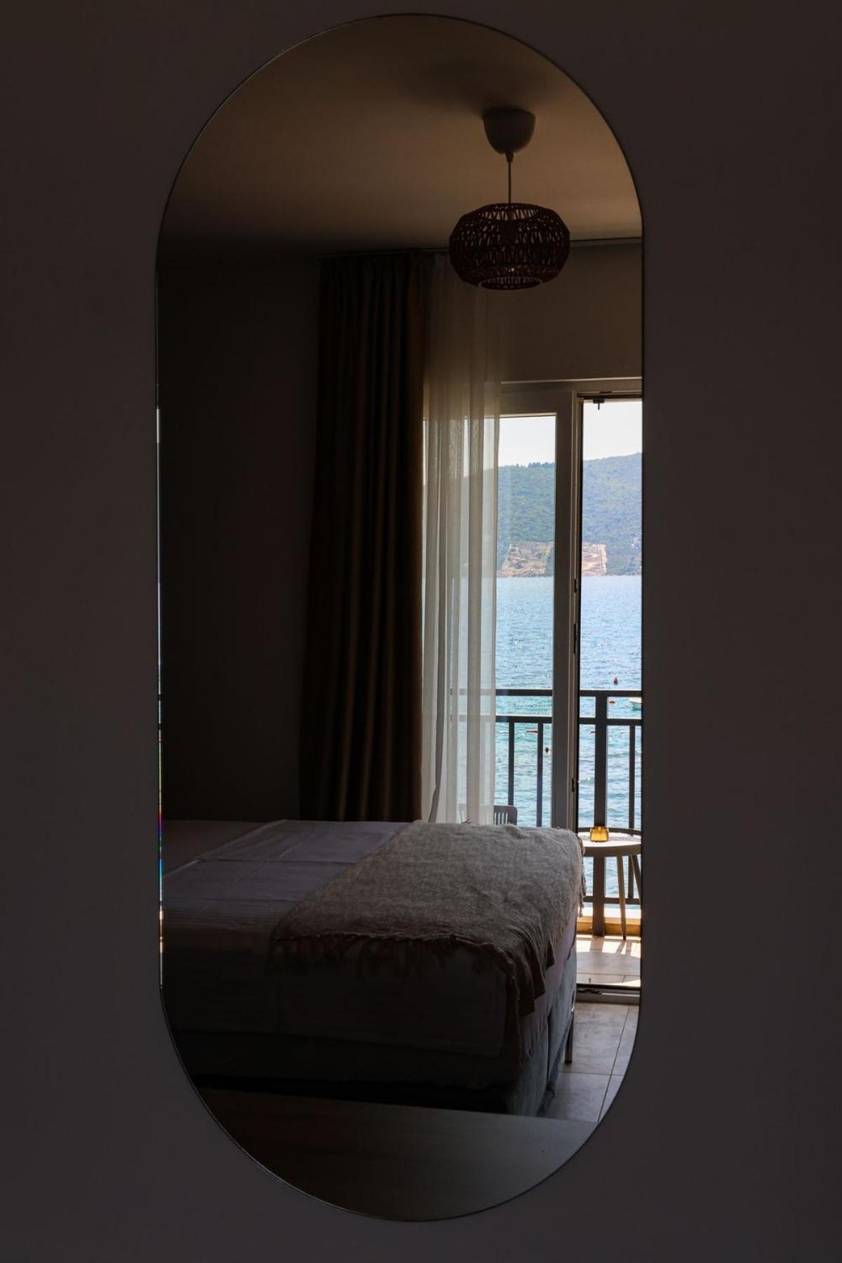 Deluxe Suite with Sea View