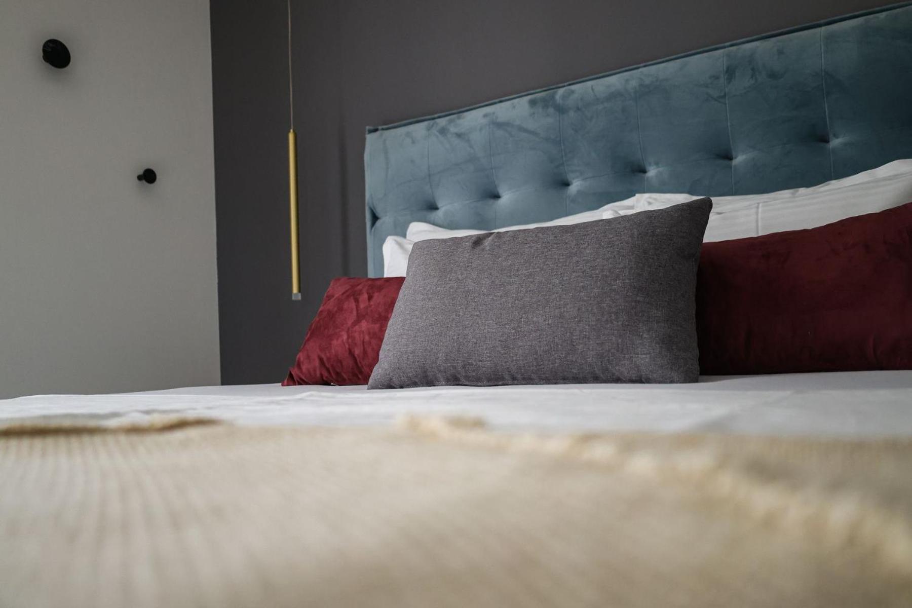 Deluxe Double Room (2 Adults + 1 Child)