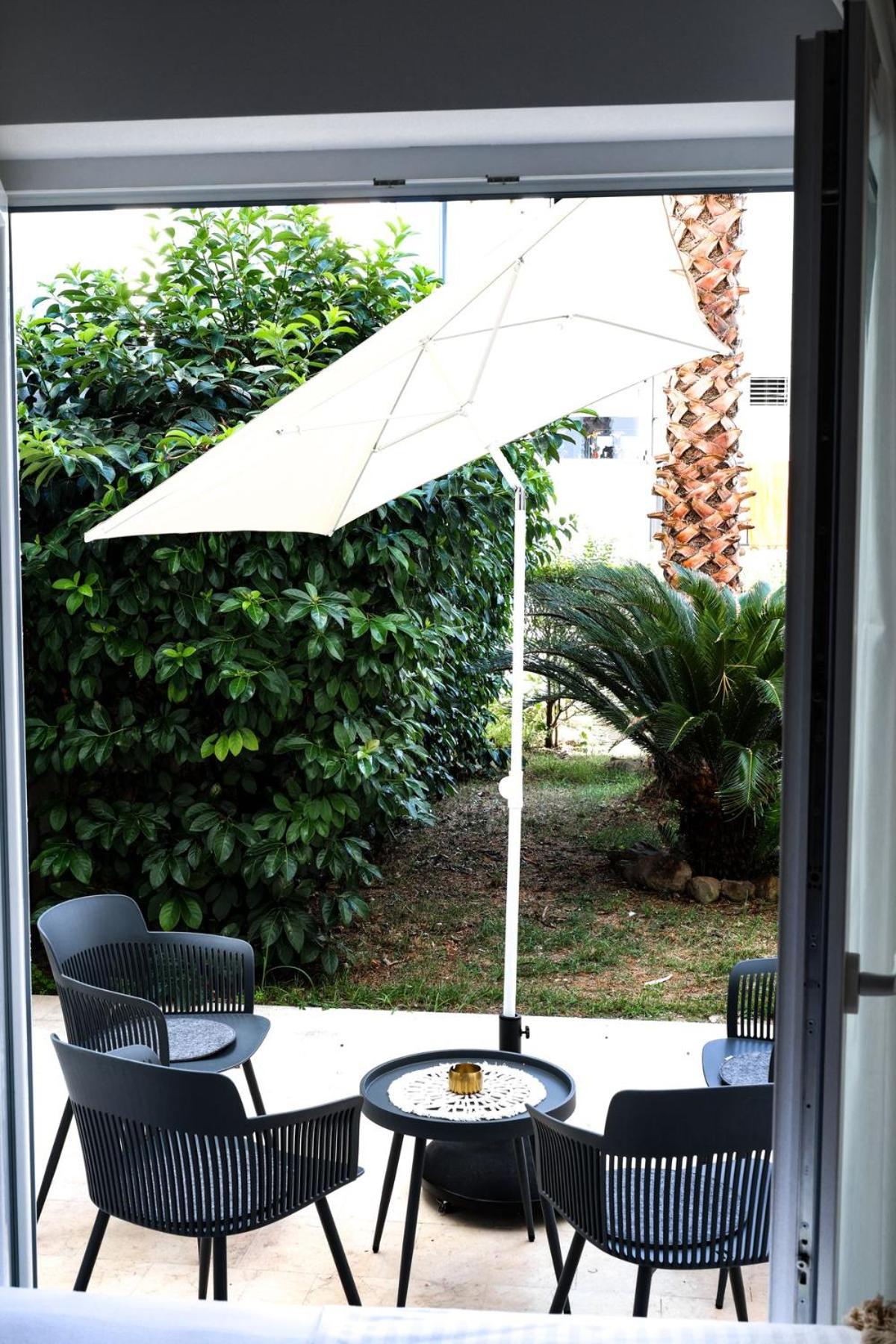 Studio with Terrace