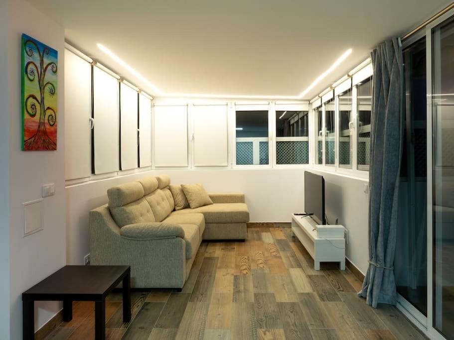 One-Bedroom Apartment photo 3
