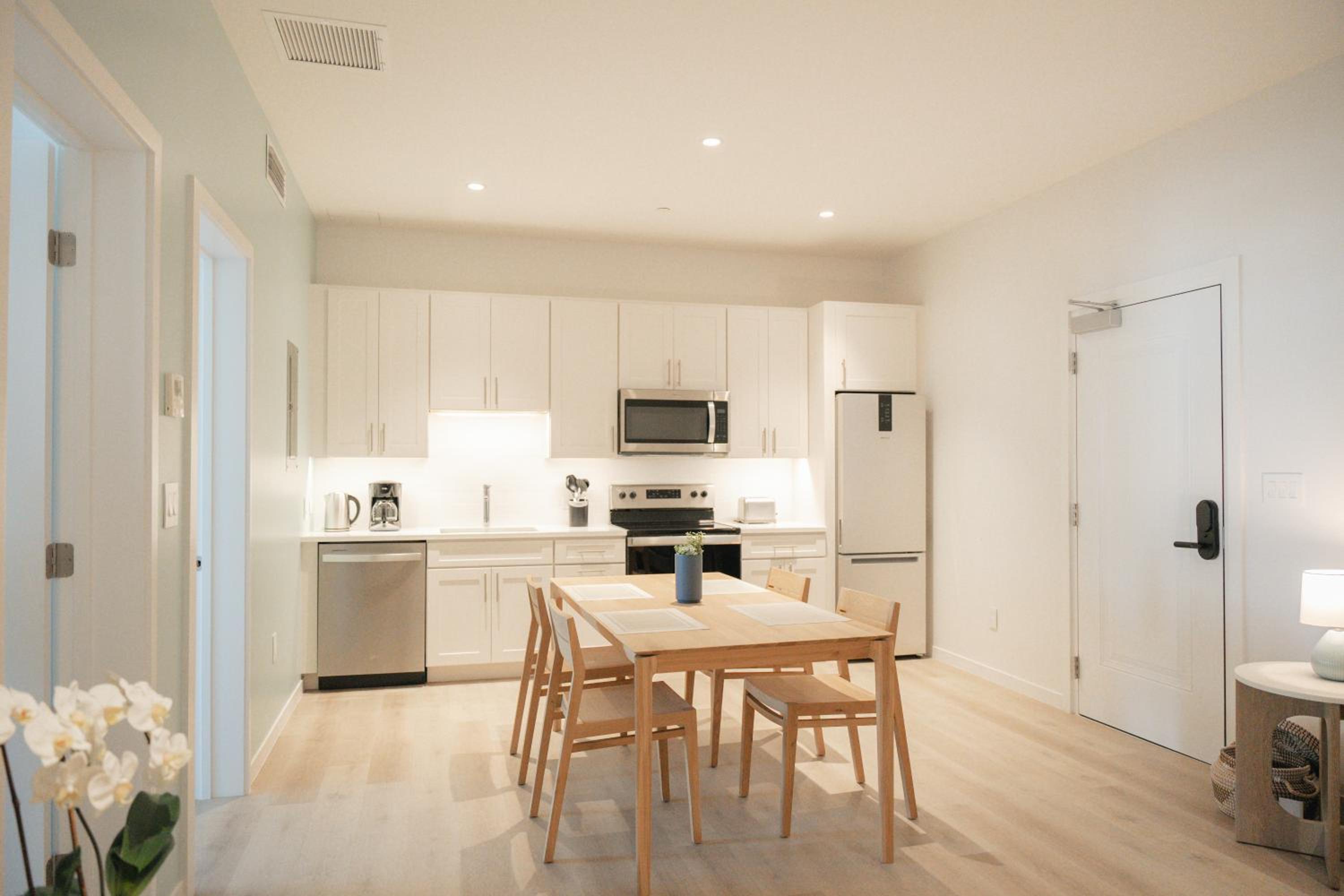 Three-Bedroom Apartment photo 2
