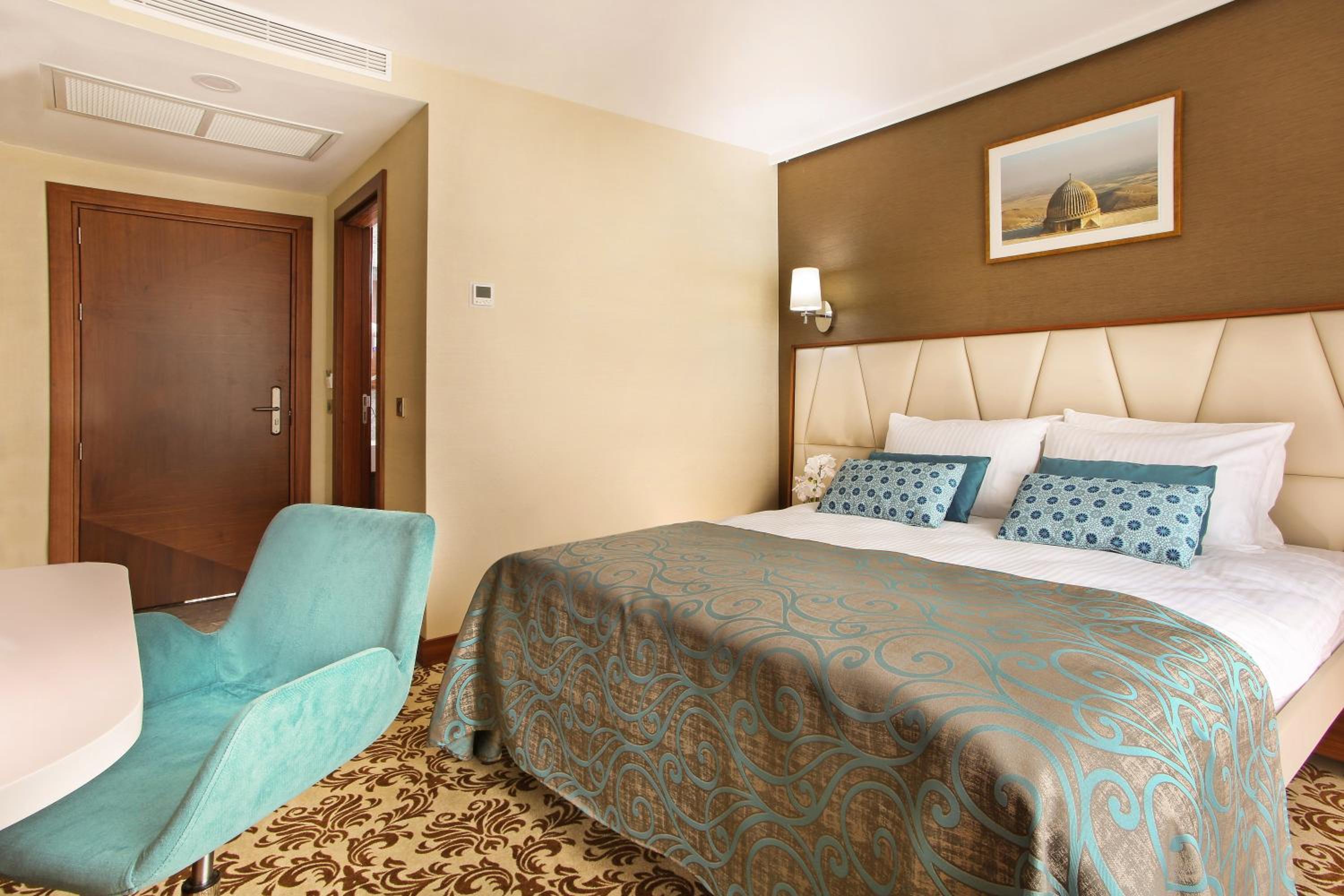 Standard Double or Twin Room photo 3