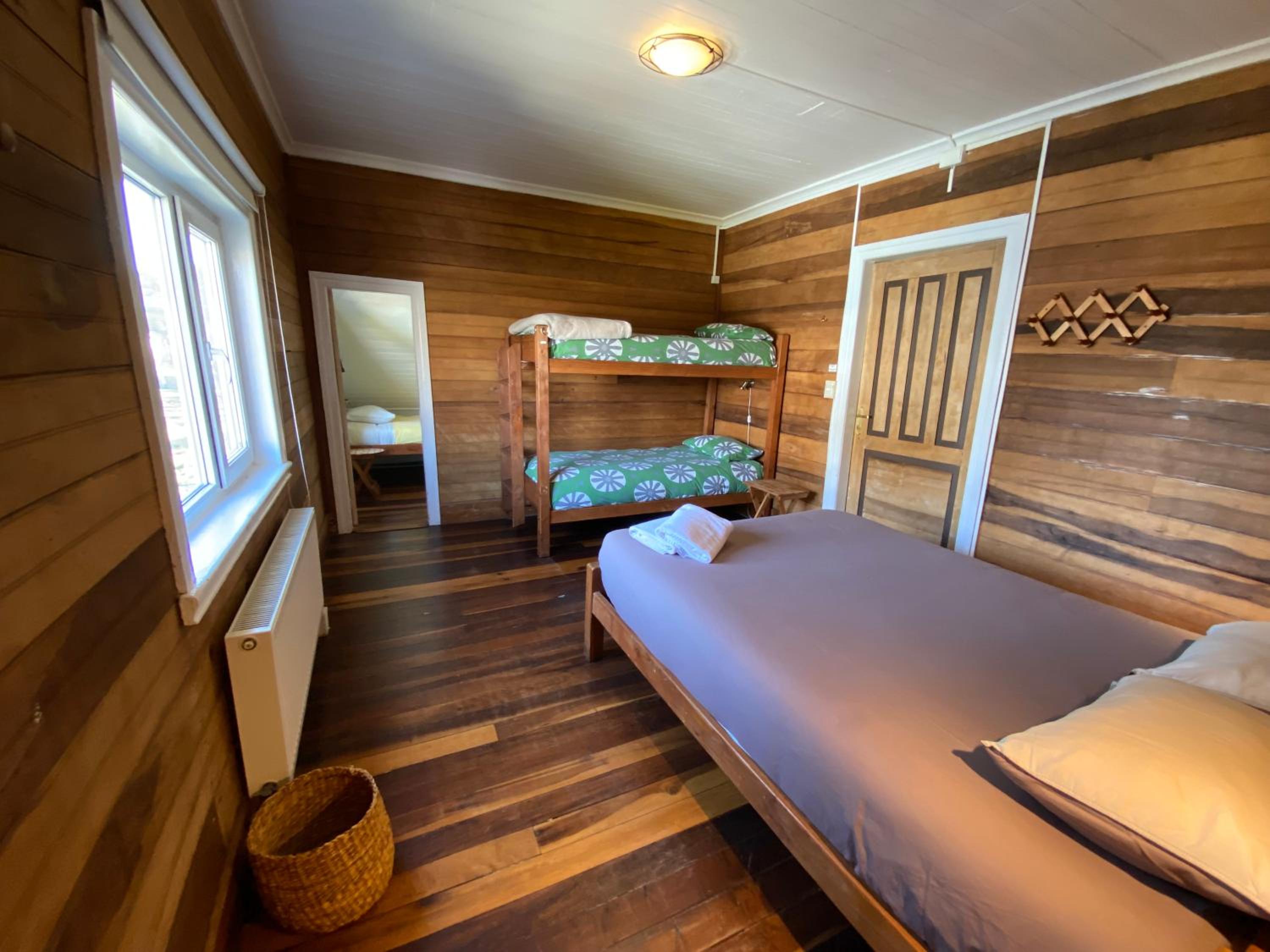Family Room with Private Bathroom photo 2
