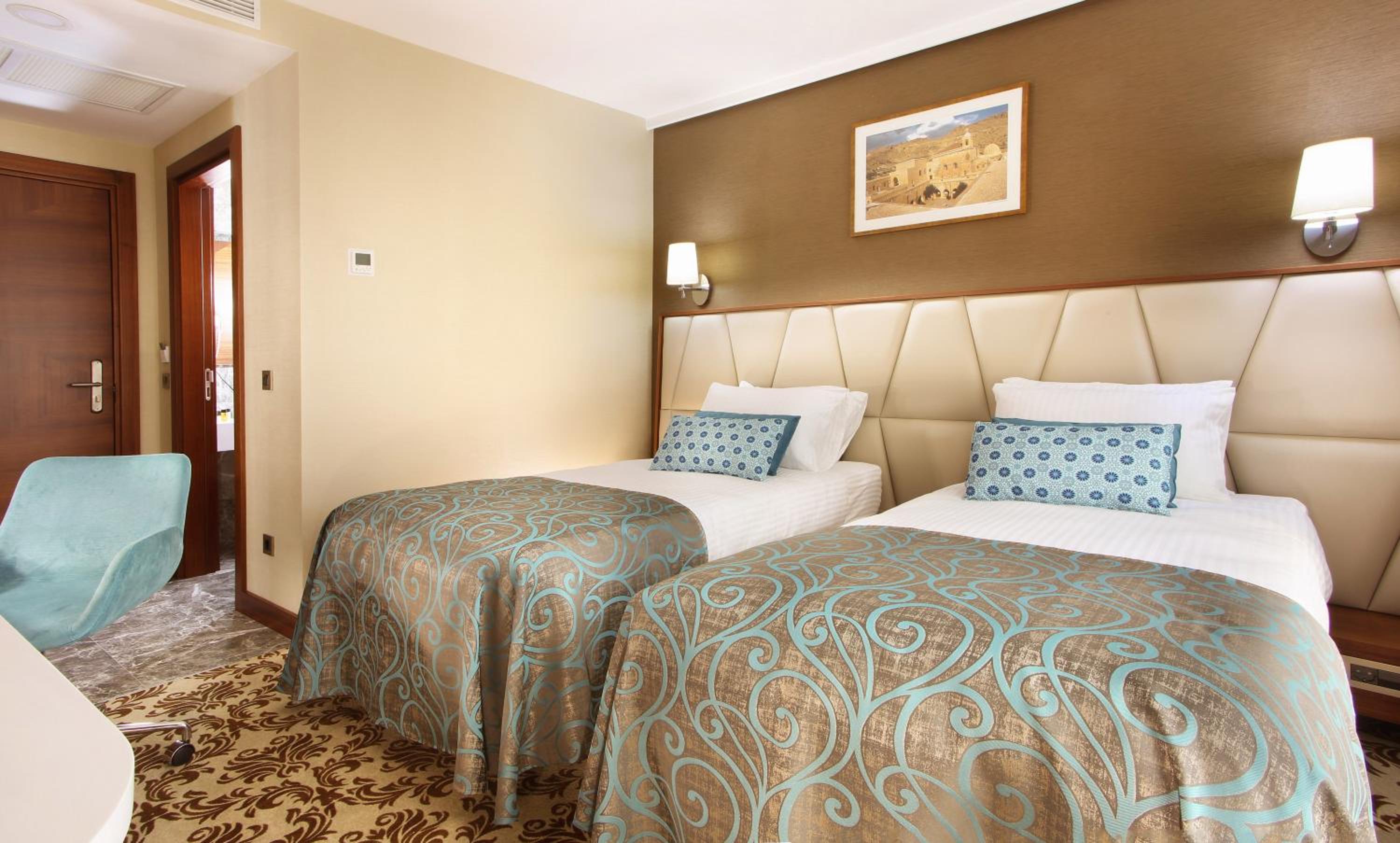 Standard Double or Twin Room photo 2