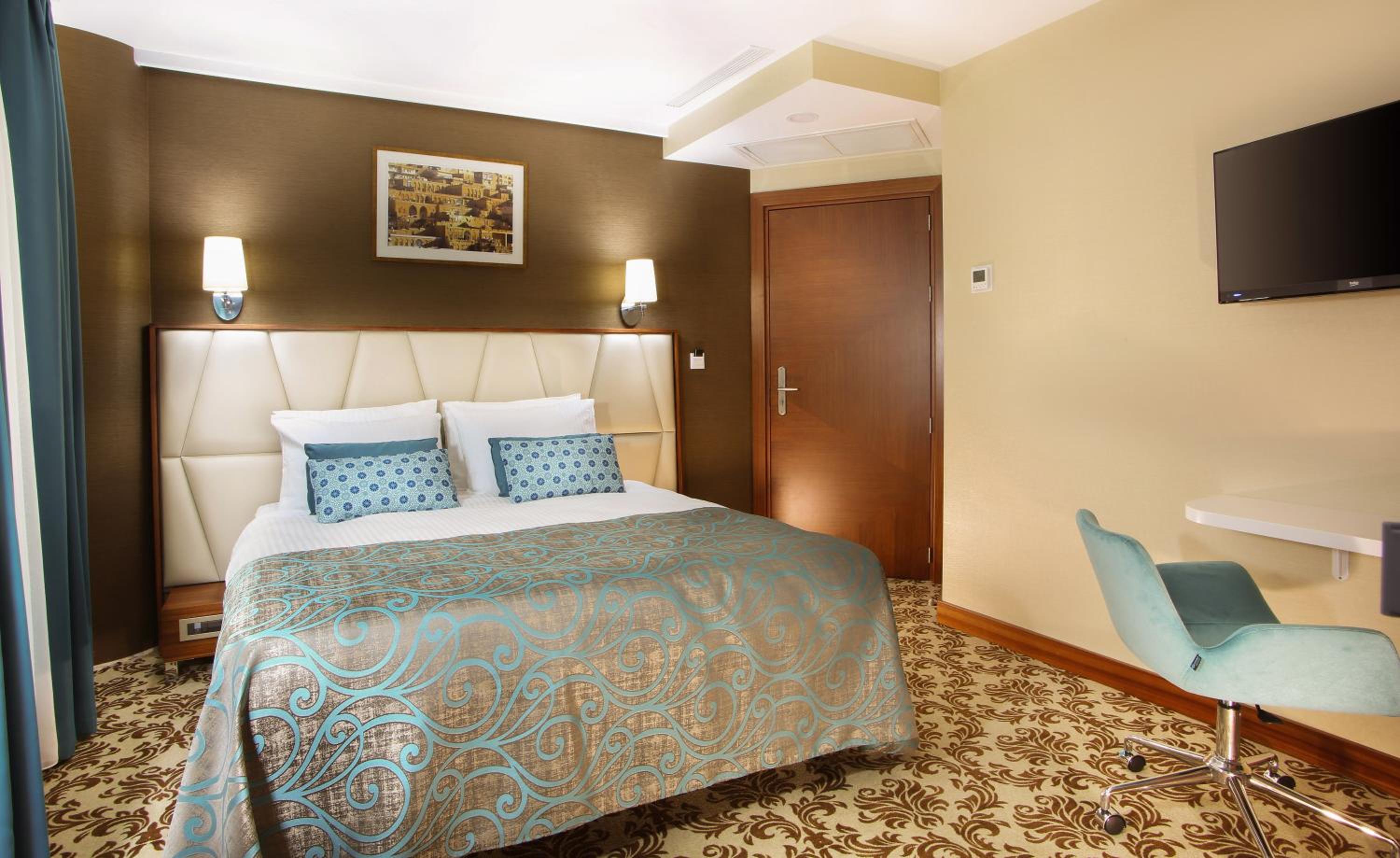 Standard Double or Twin Room photo 1