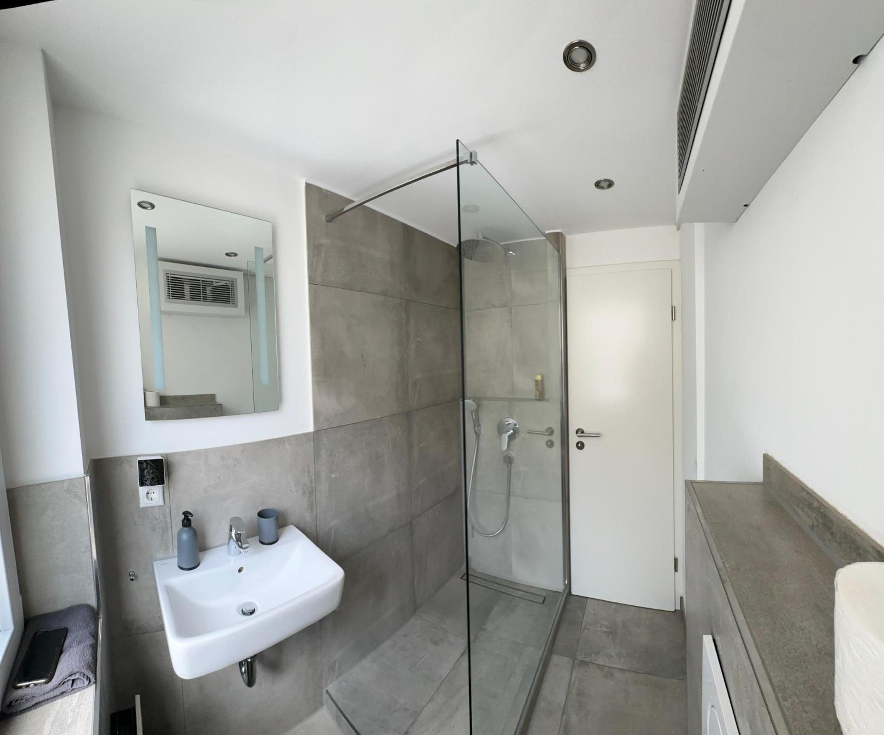 One-Bedroom Apartment - Photo 25