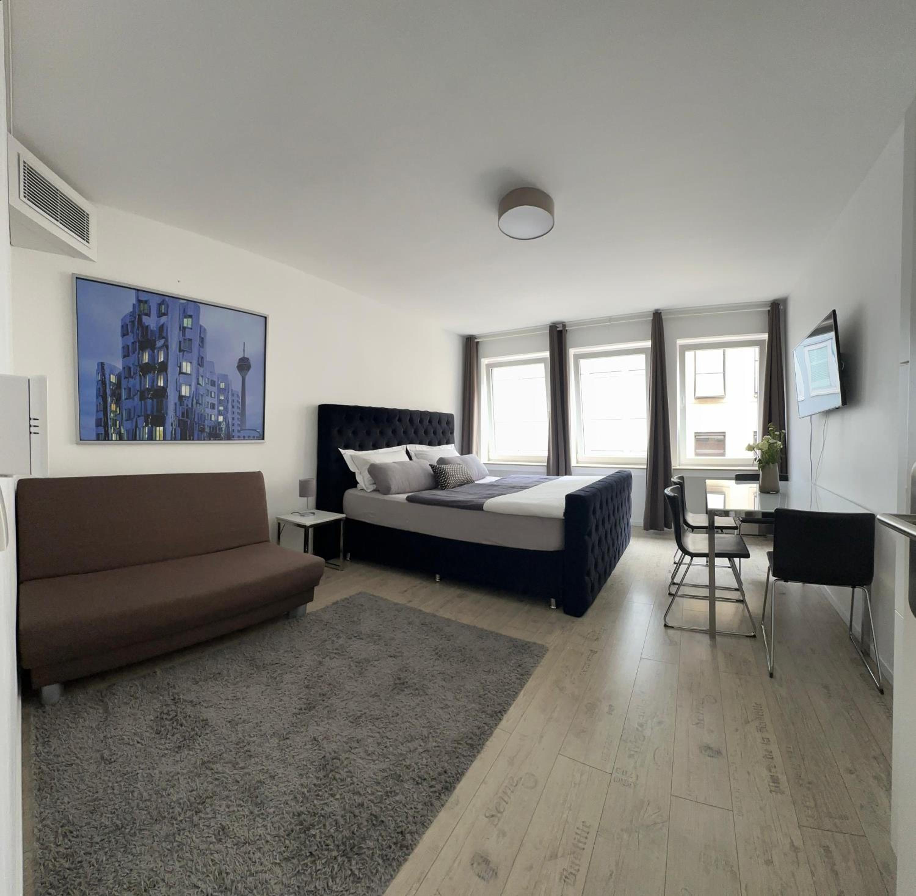 One-Bedroom Apartment - Photo 43