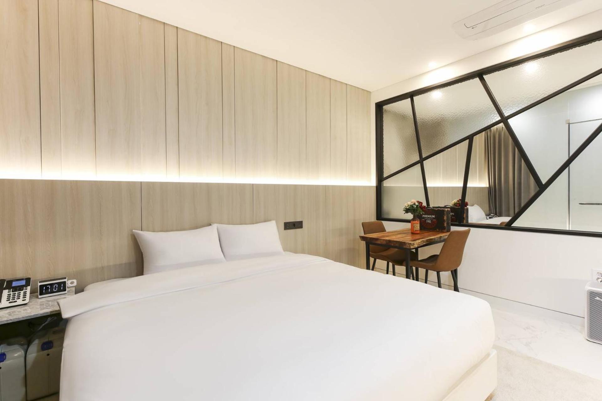 Deluxe Room - Photo 4