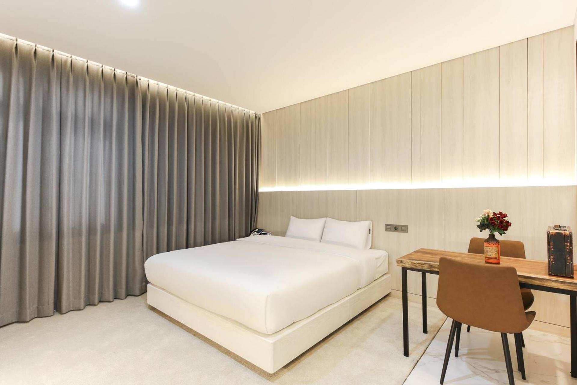 Deluxe Room - Photo 1