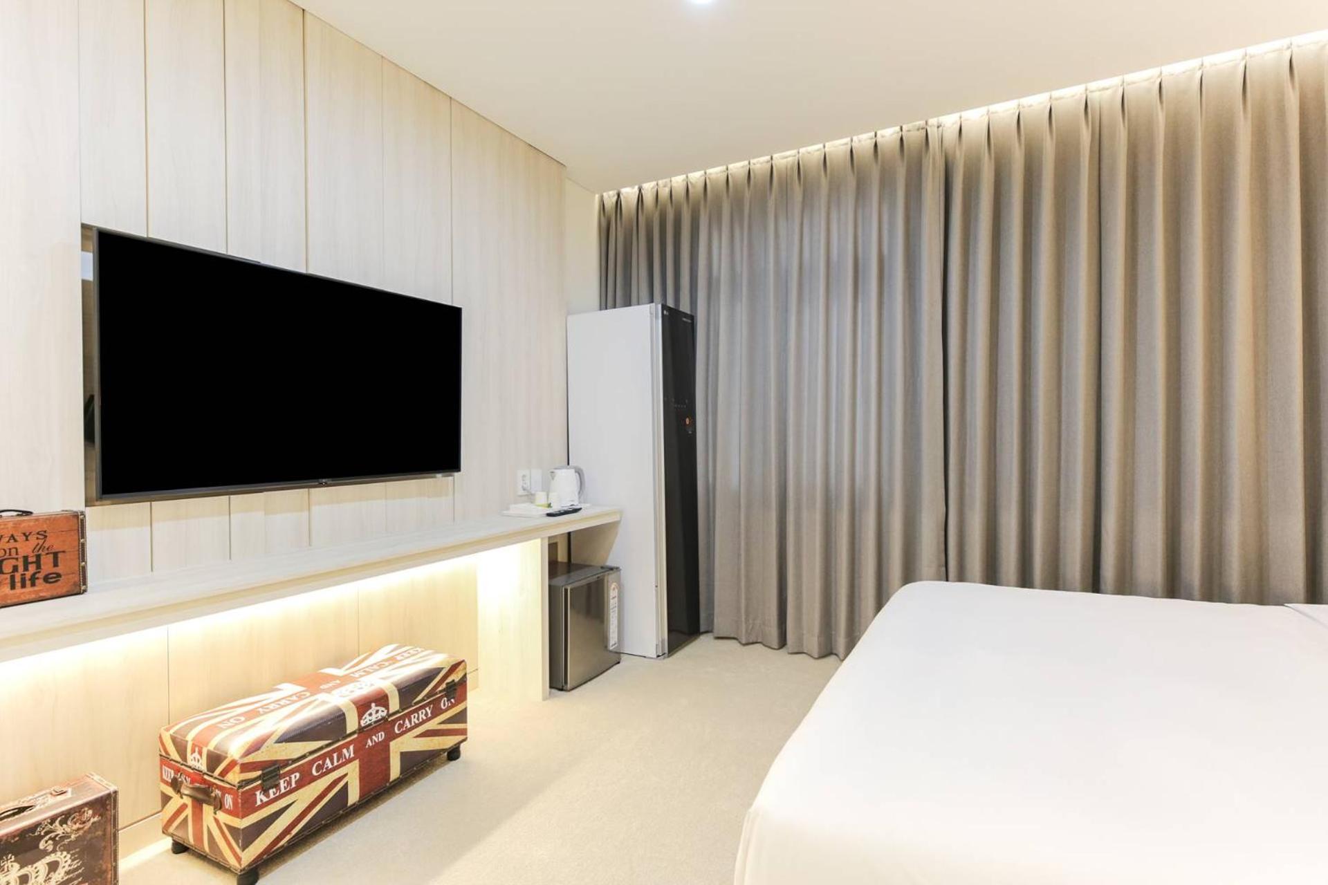 Deluxe Room - Photo 14