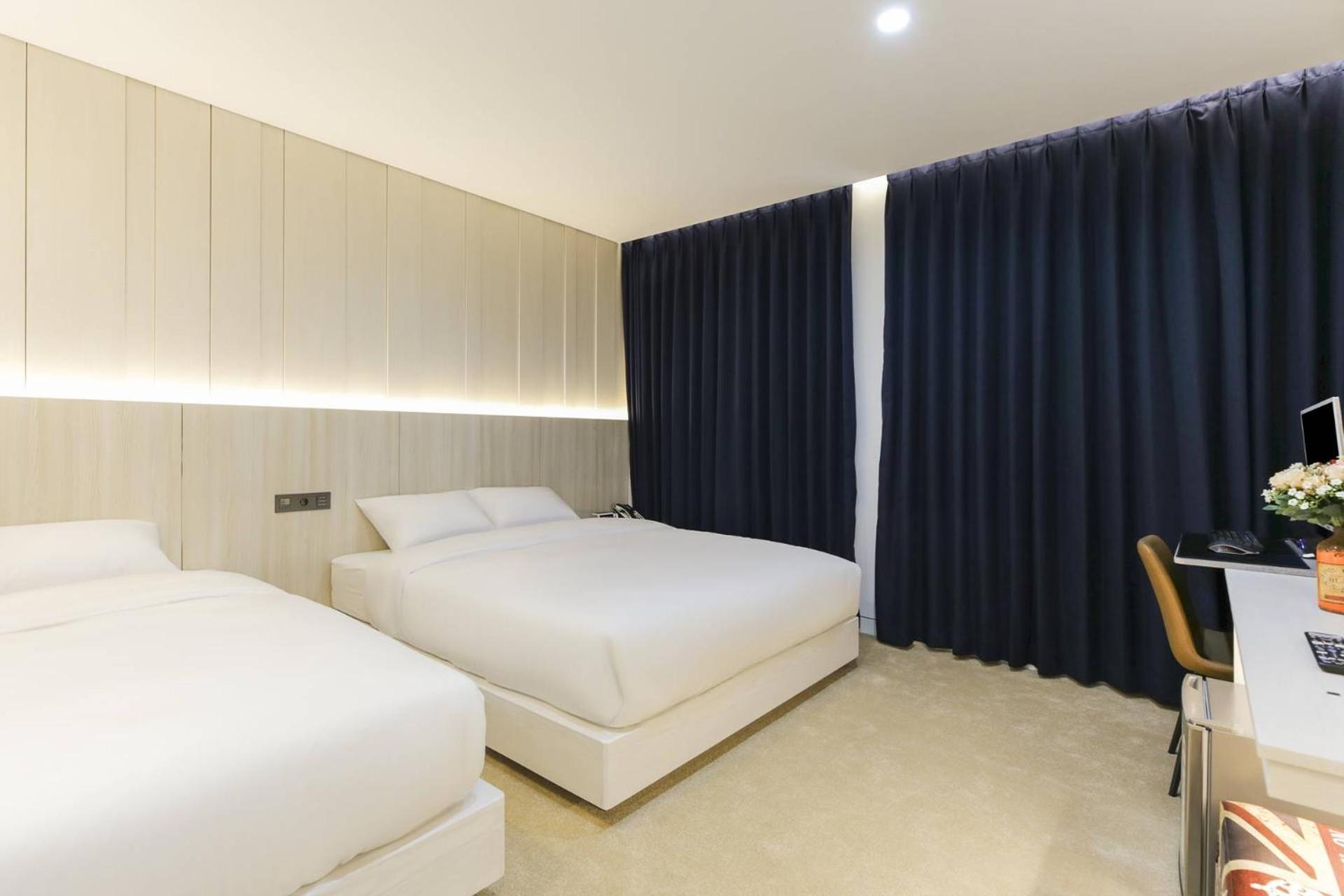 Superior Twin Room - Photo 1