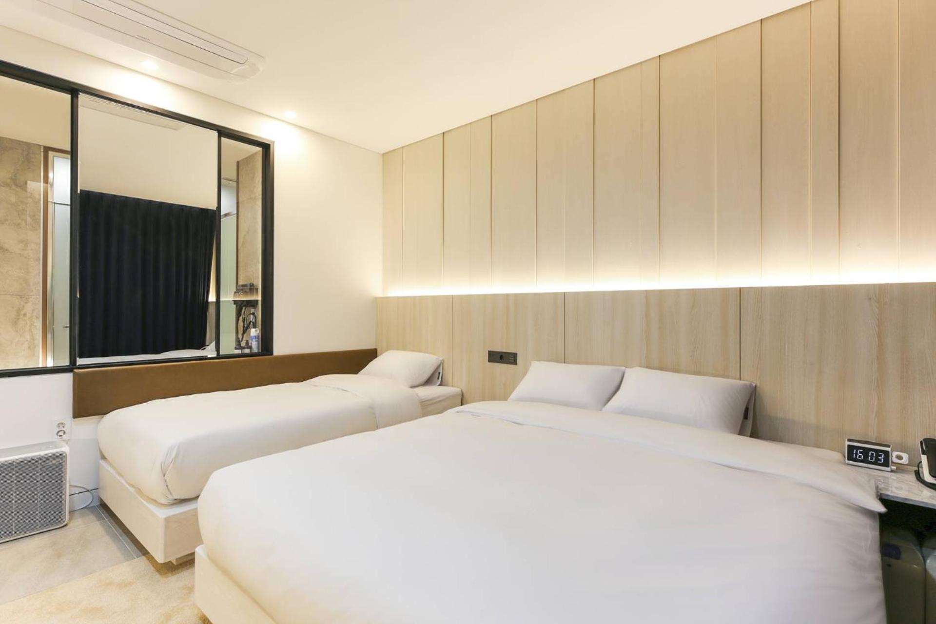 Superior Twin Room - Photo 8