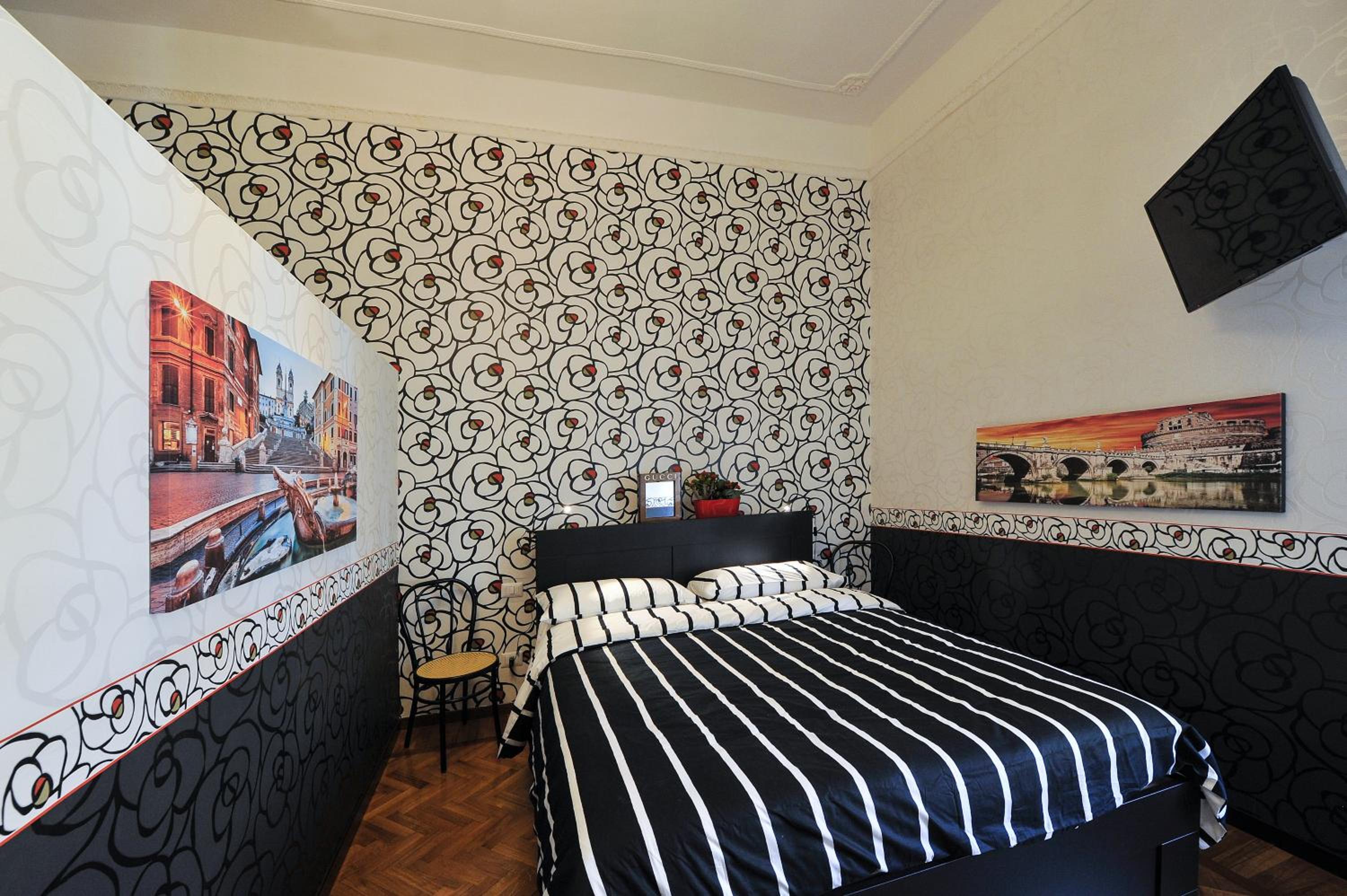 Quadruple Room with Private External Bathroom photo 1