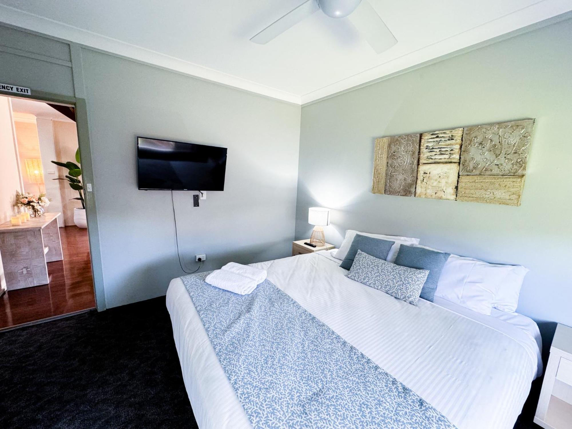 Superior Four-Bedroom House photo 2