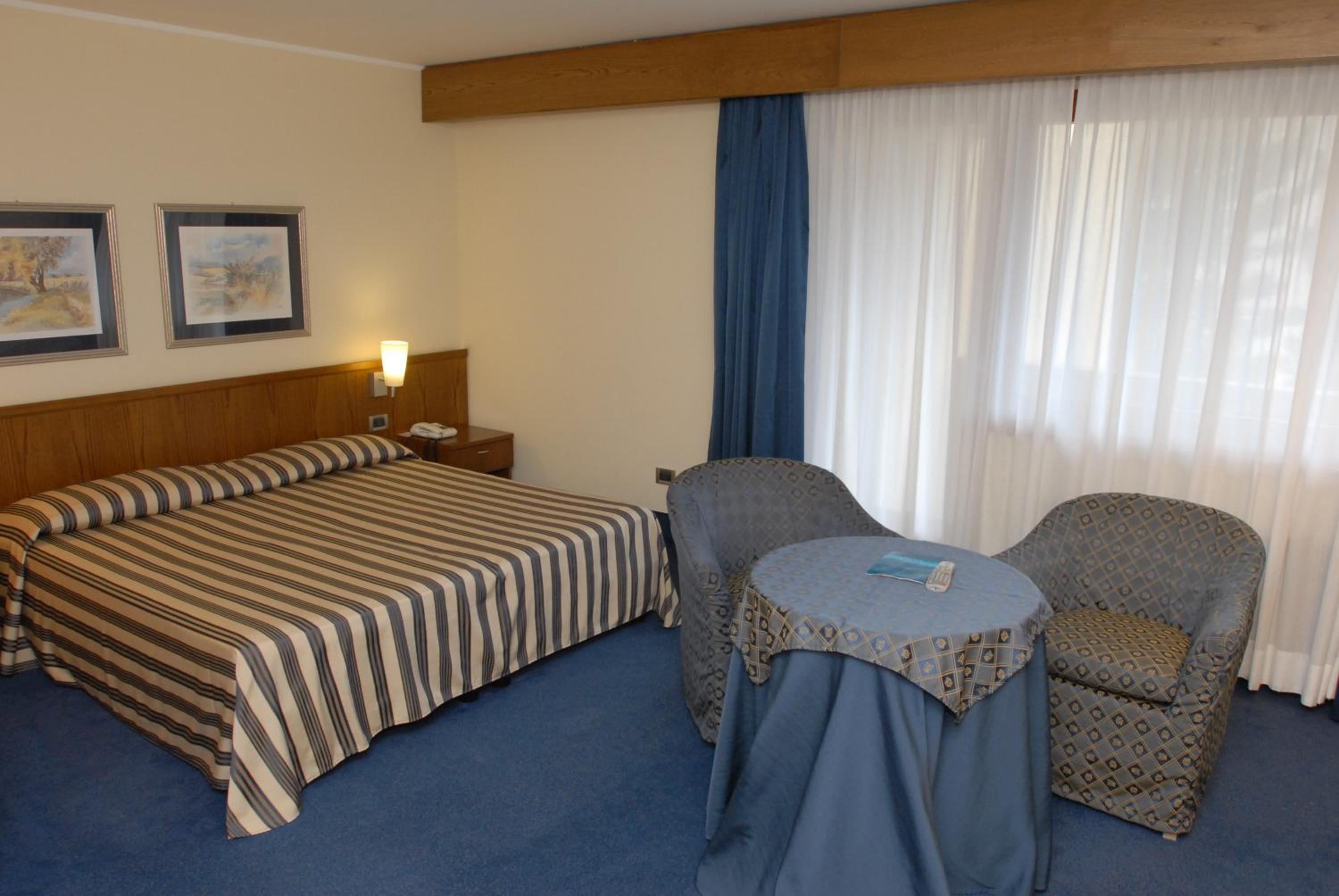 Classic Double or Twin Room - Photo 19