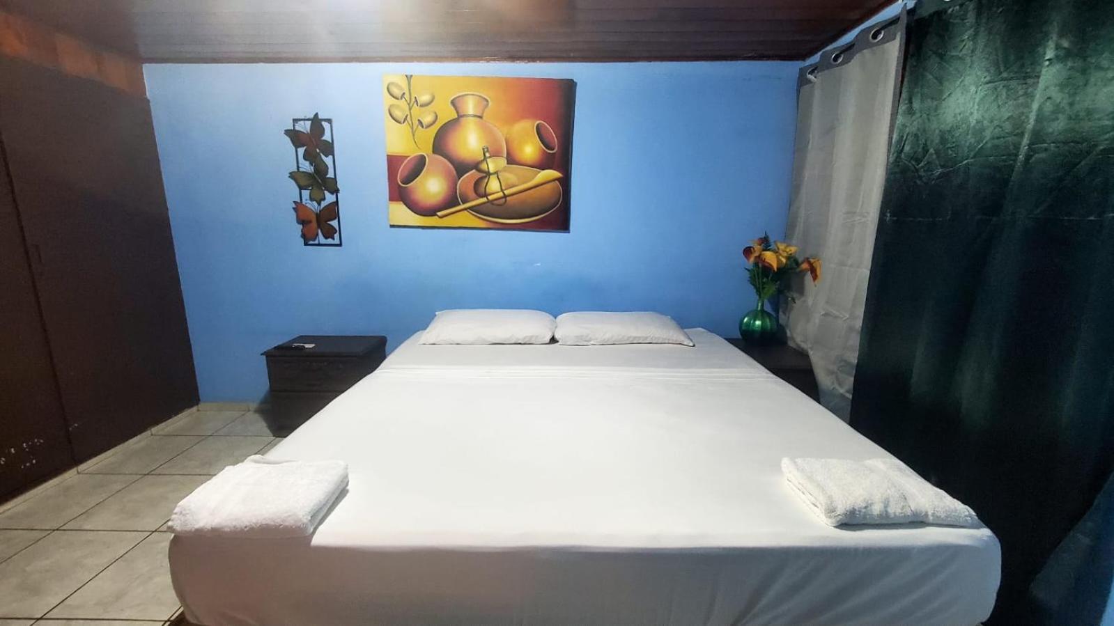 Standard Queen Room photo 1