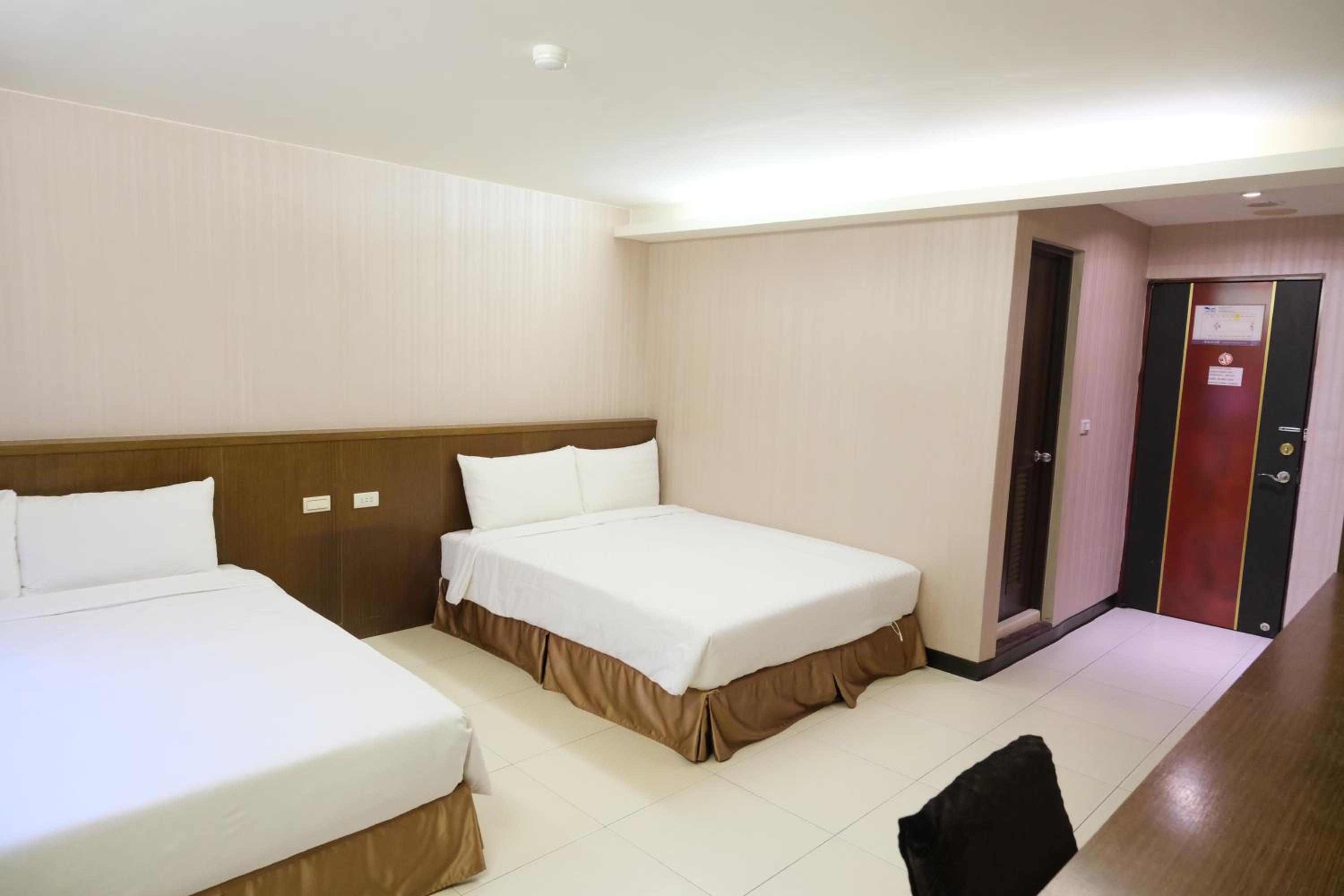 Quadruple Room With Private Bathroom