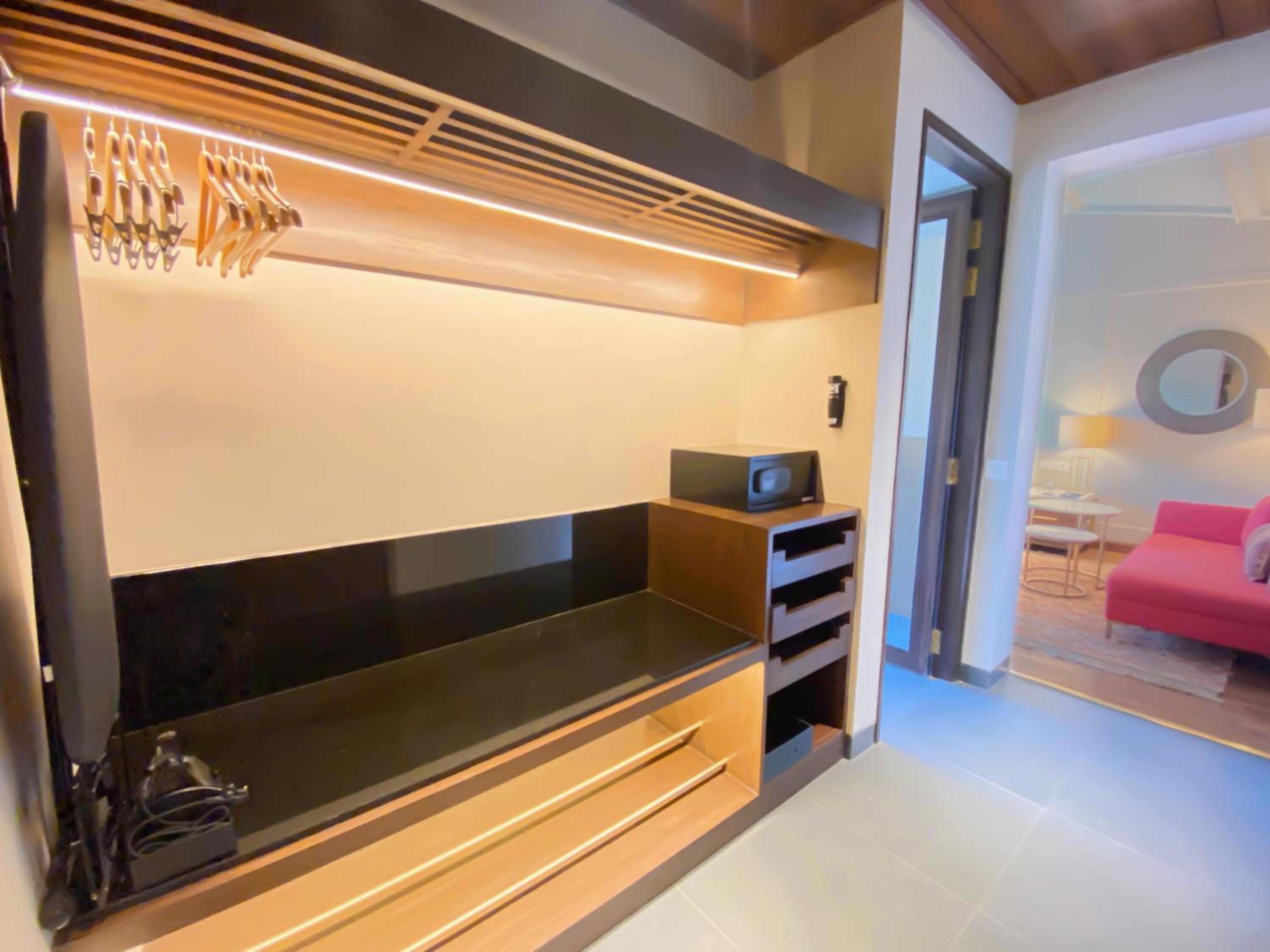 Standard King Room with Hill View | 15% Off Spa + Happy Hours 1+1 | Early Check-in/Late Check-out (Subject to Availability) photo 1