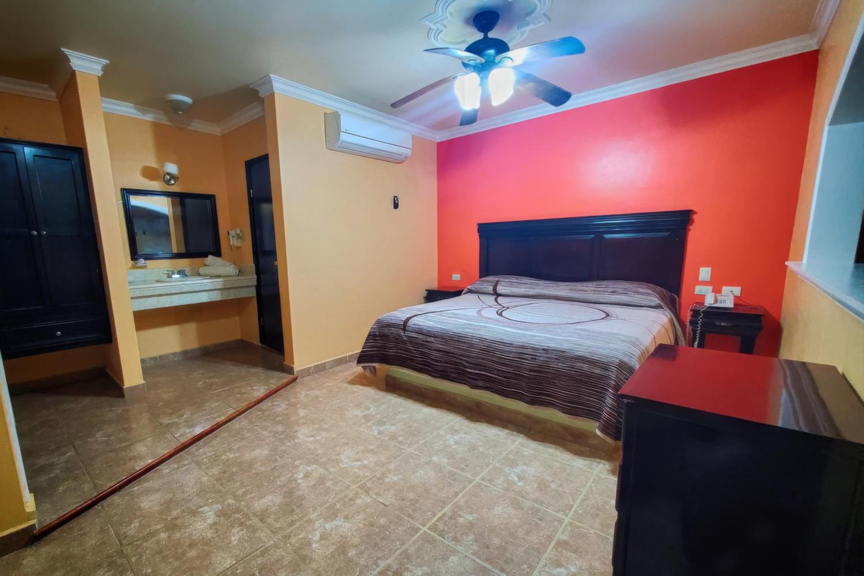 Suite photo 1