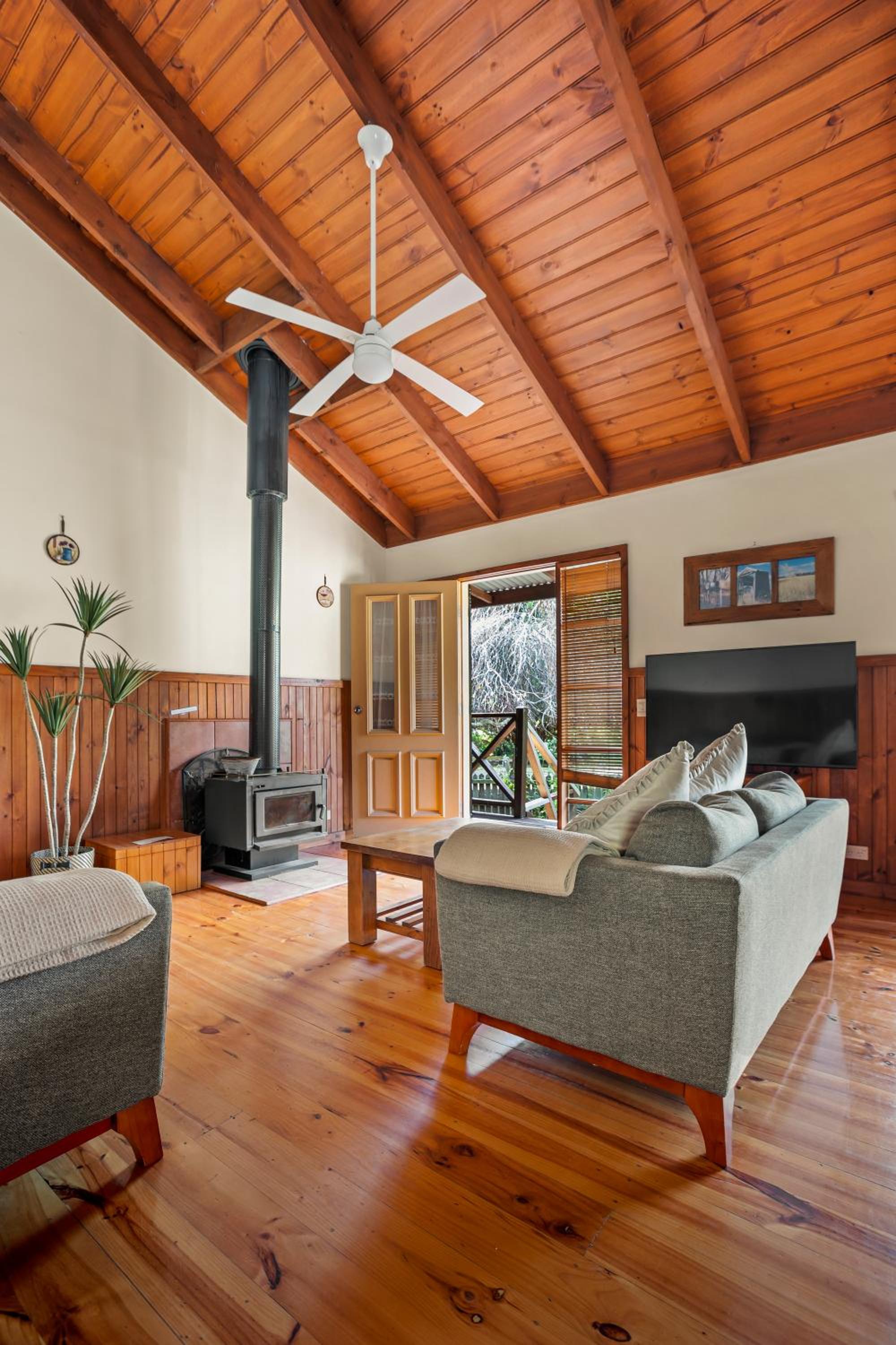 Two-Bedroom House photo 2