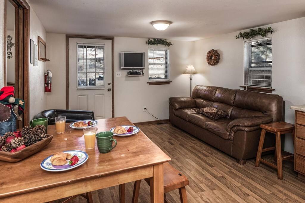 Two-Bedroom Holiday Home - Photo 9