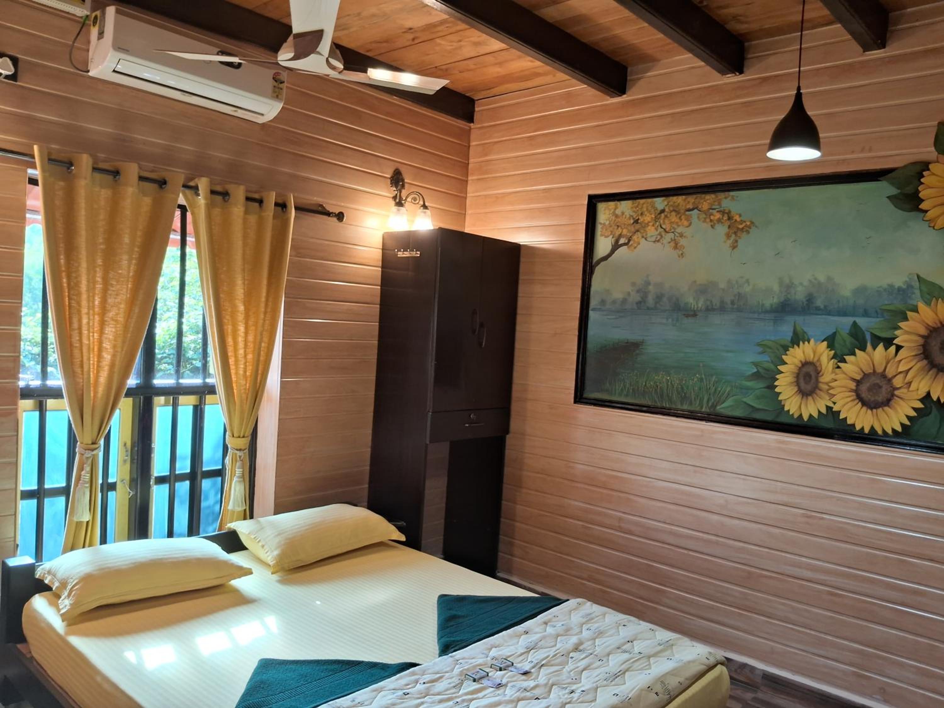 Deluxe Double or Twin Room with Pool View photo 2