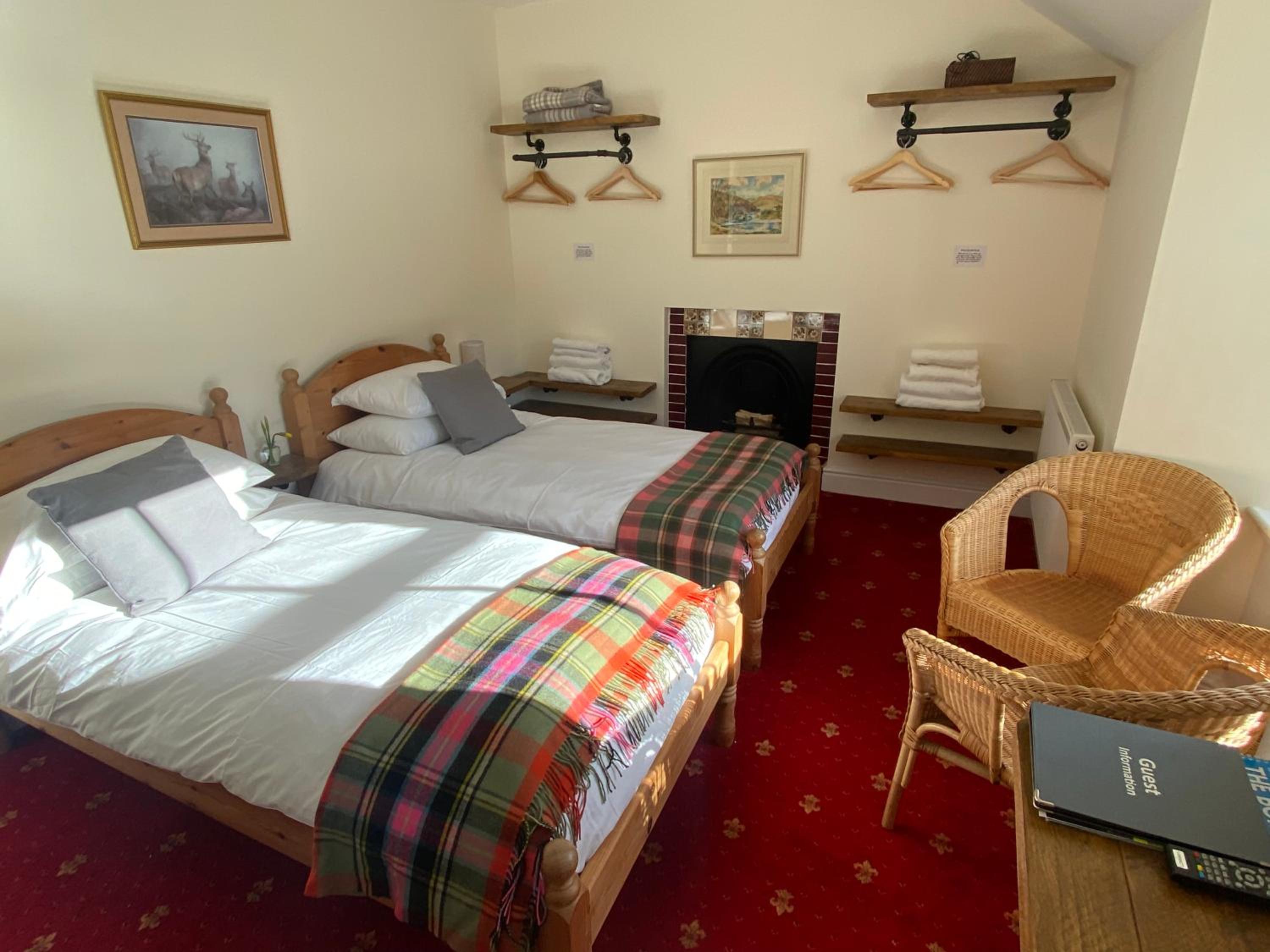 Twin Room with Private Bathroom
