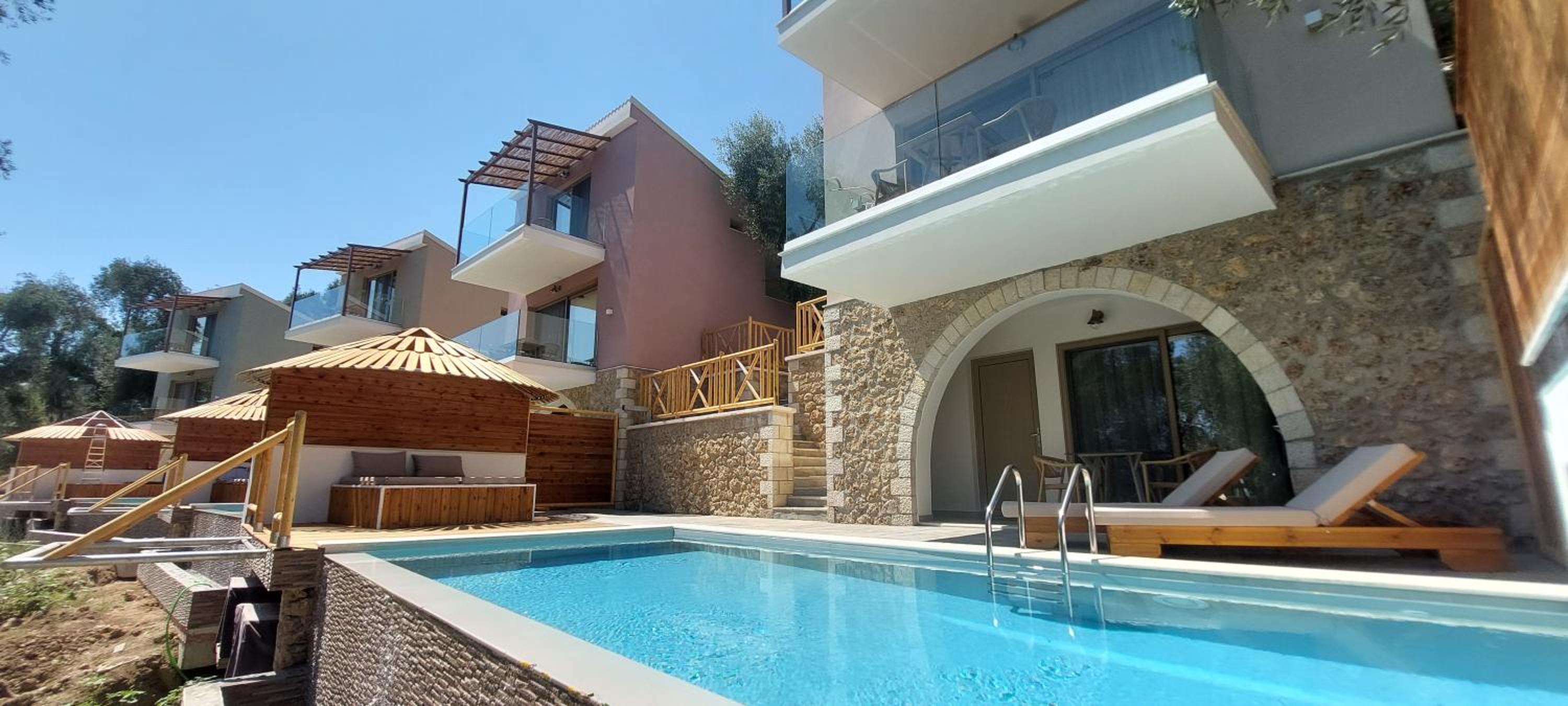 Villa with Private Pool - Photo 23