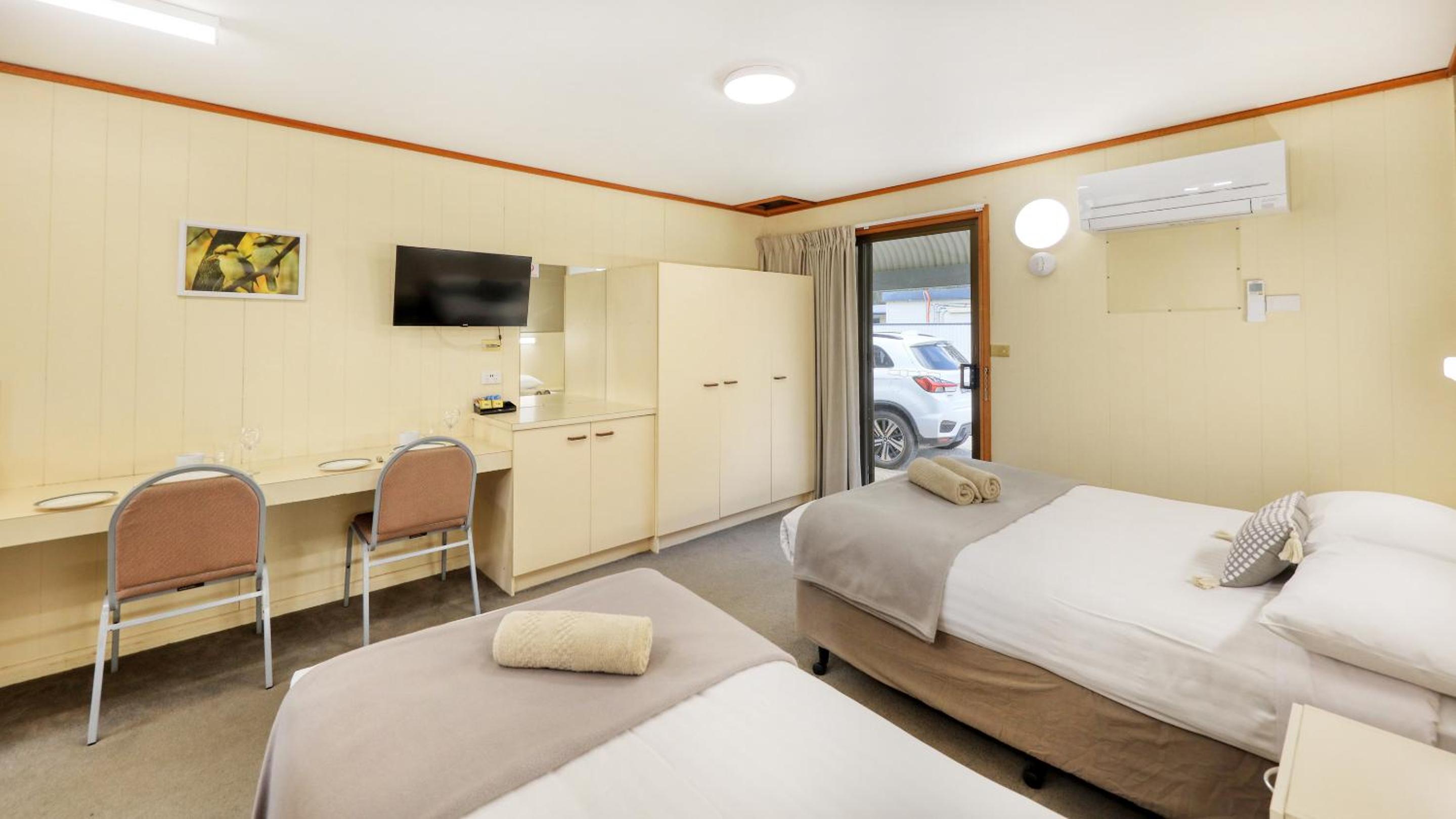 Double or Twin Room photo 2