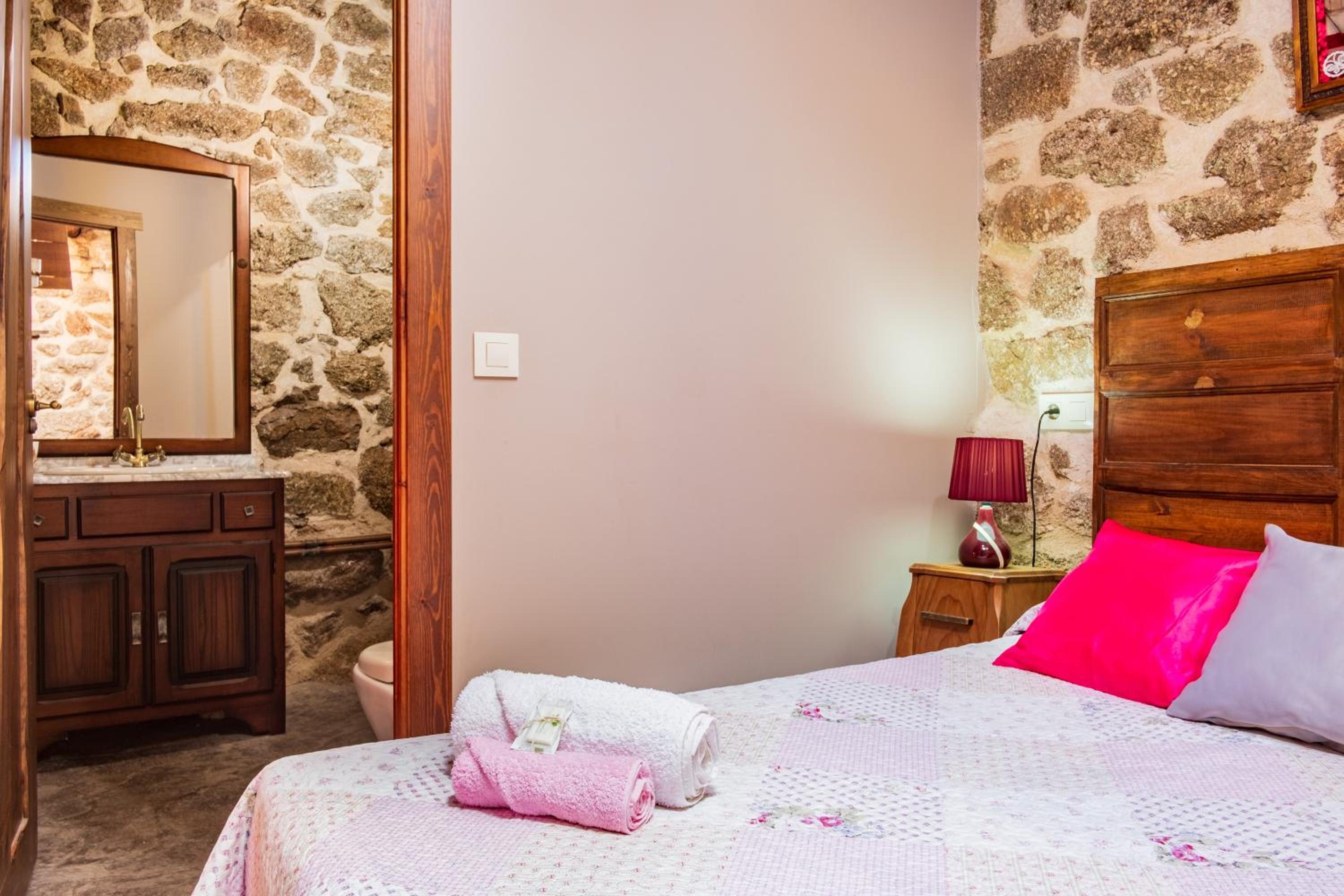 Quadruple Room - Disability Access photo 3