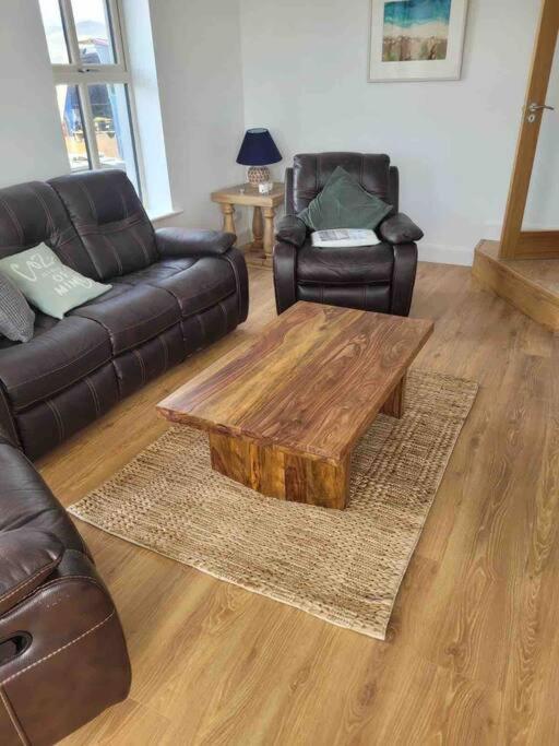 Three-Bedroom House photo 1