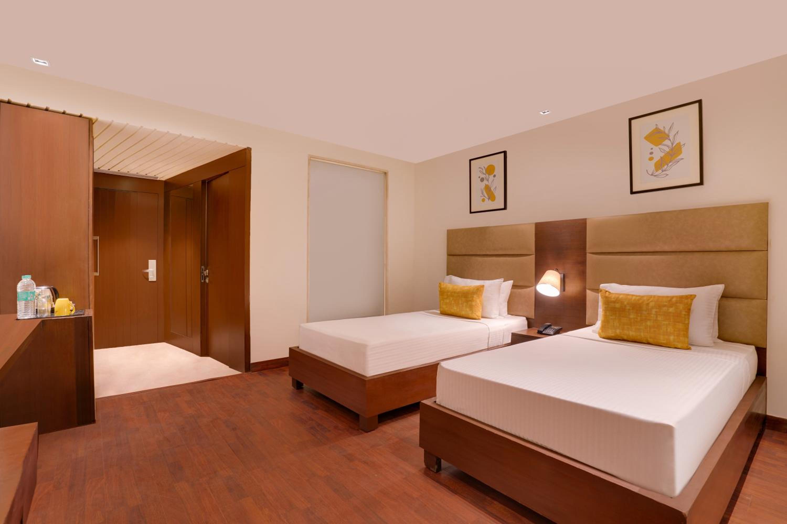 Deluxe Twin Room - Photo 2